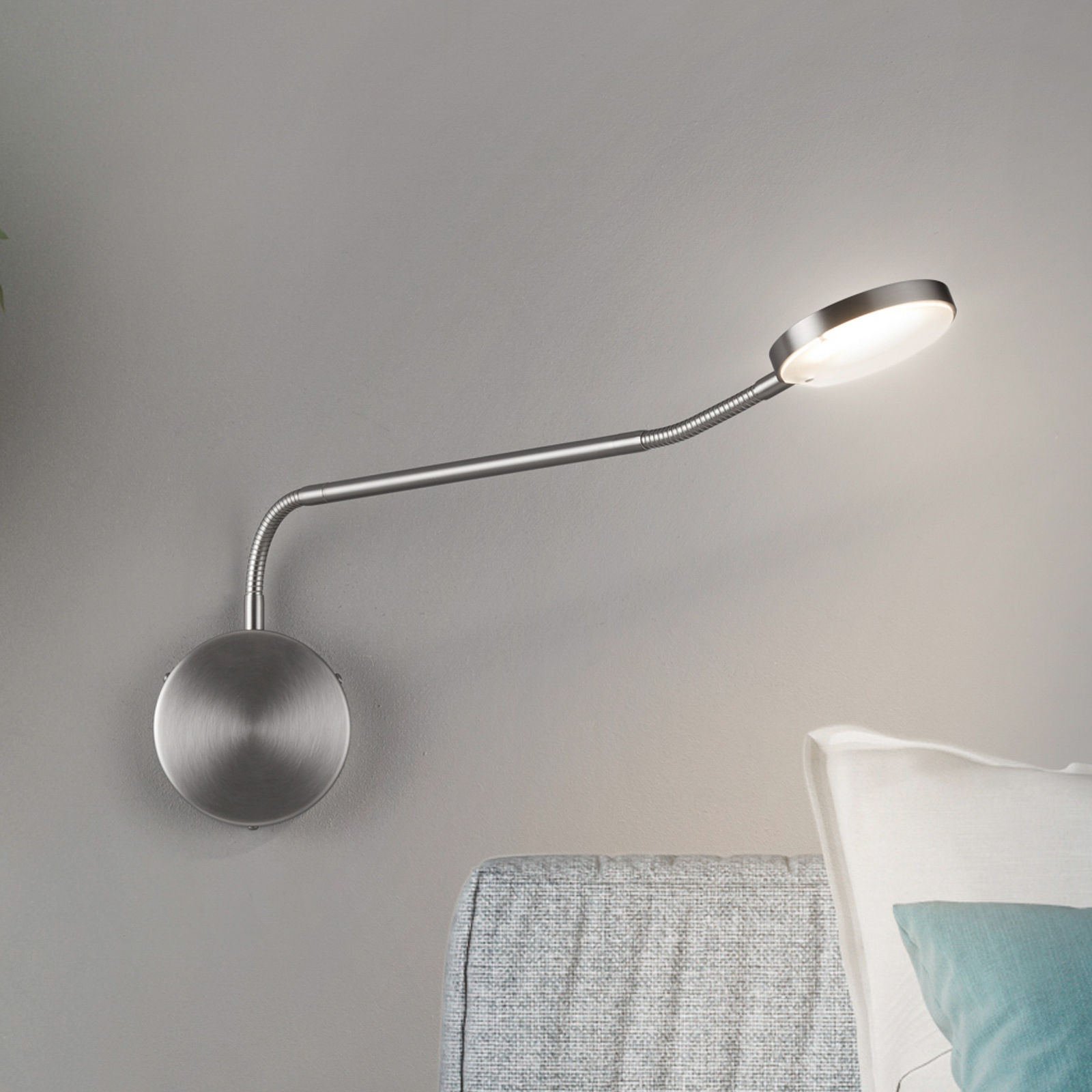 LED sienas lampa „Thea-W“, žestu vadība, niķeļa apdare, izvirzījums 60 cm
