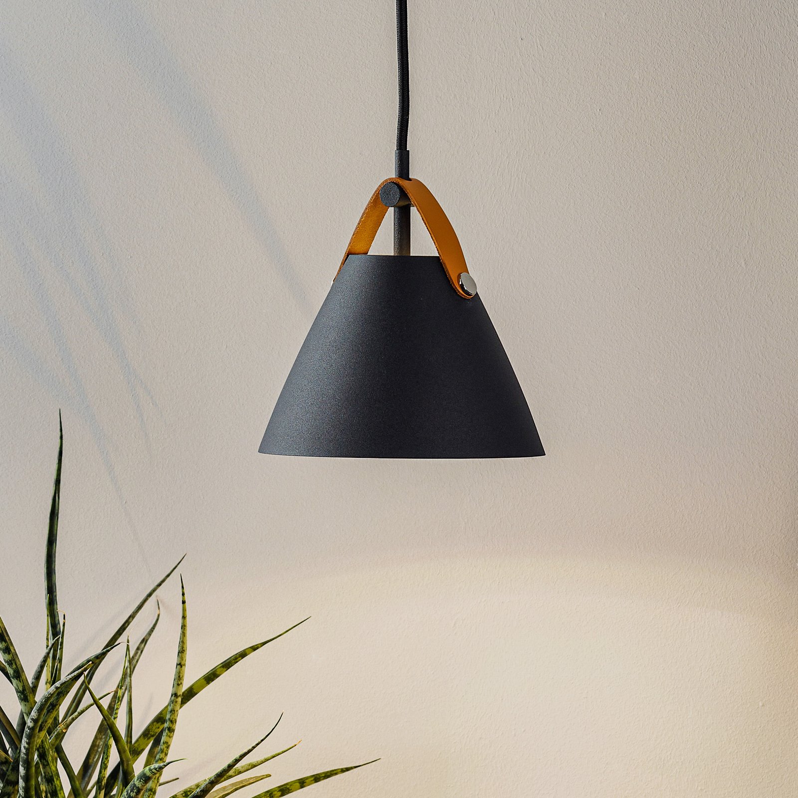 Strap 16 Pendant Black - DFTP