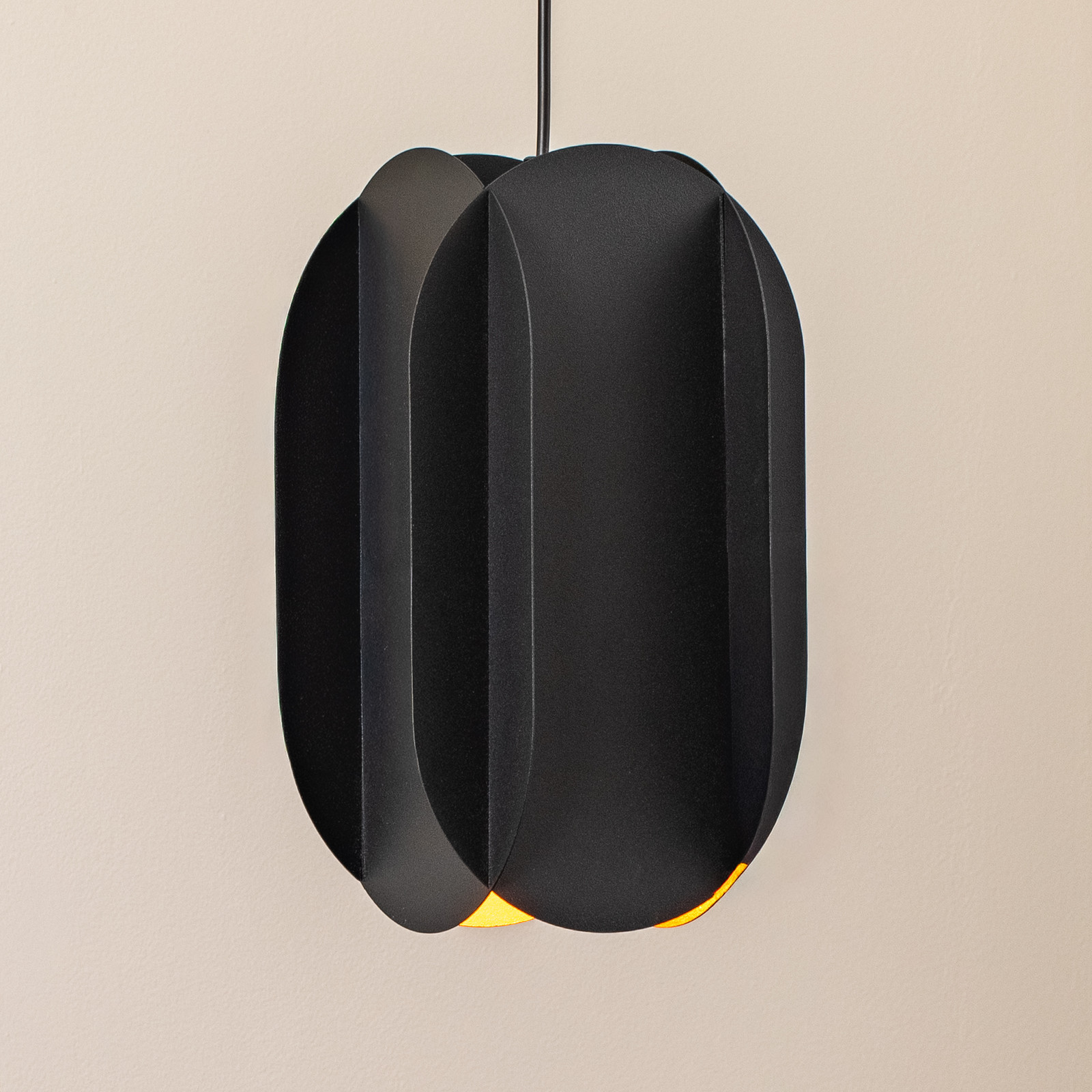 Opviq Lampă suspendată Corner negru înălțime 35 cm metal E27 - Camera de zi / sufragerie - Modern