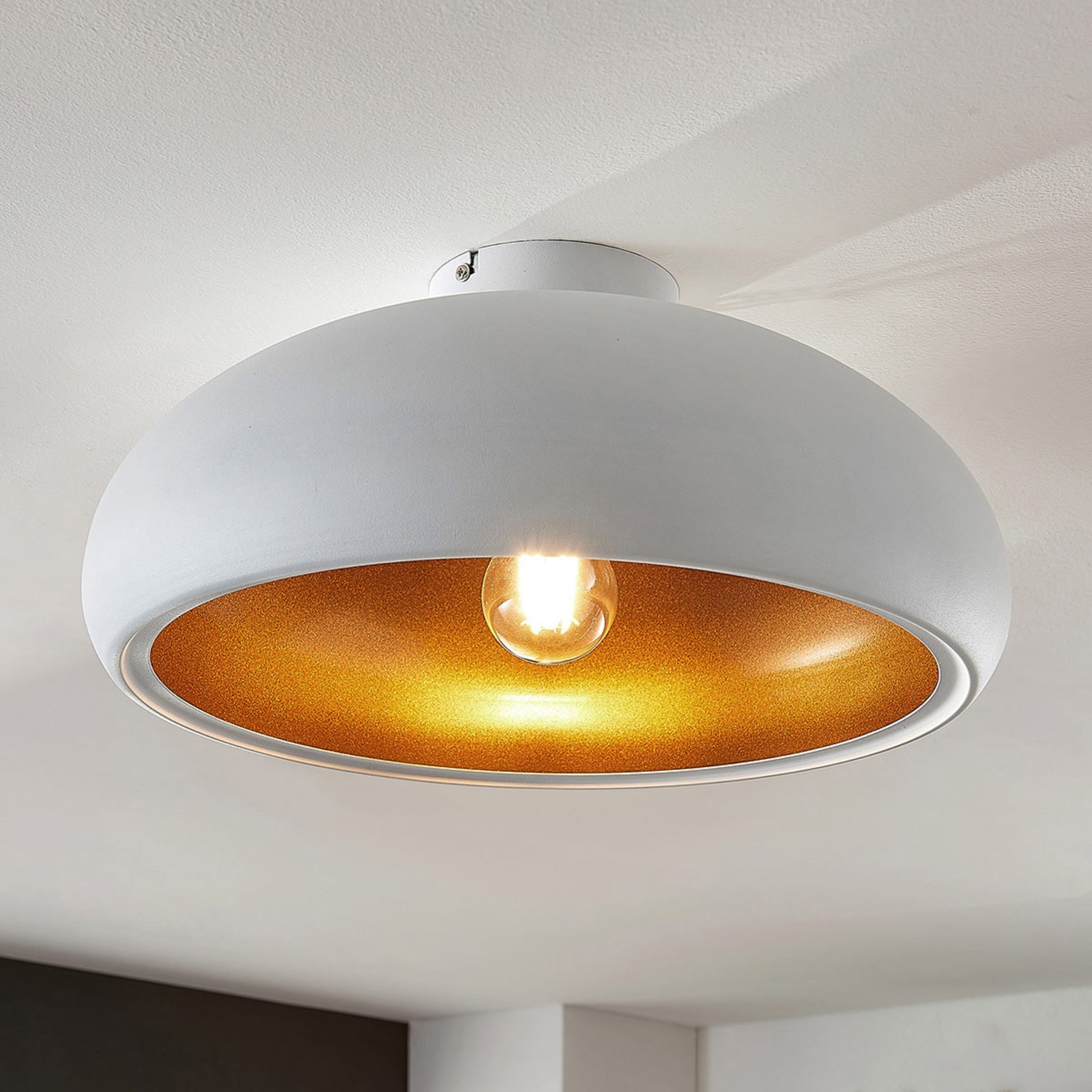 Gerwina metal ceiling lamp, white and gold