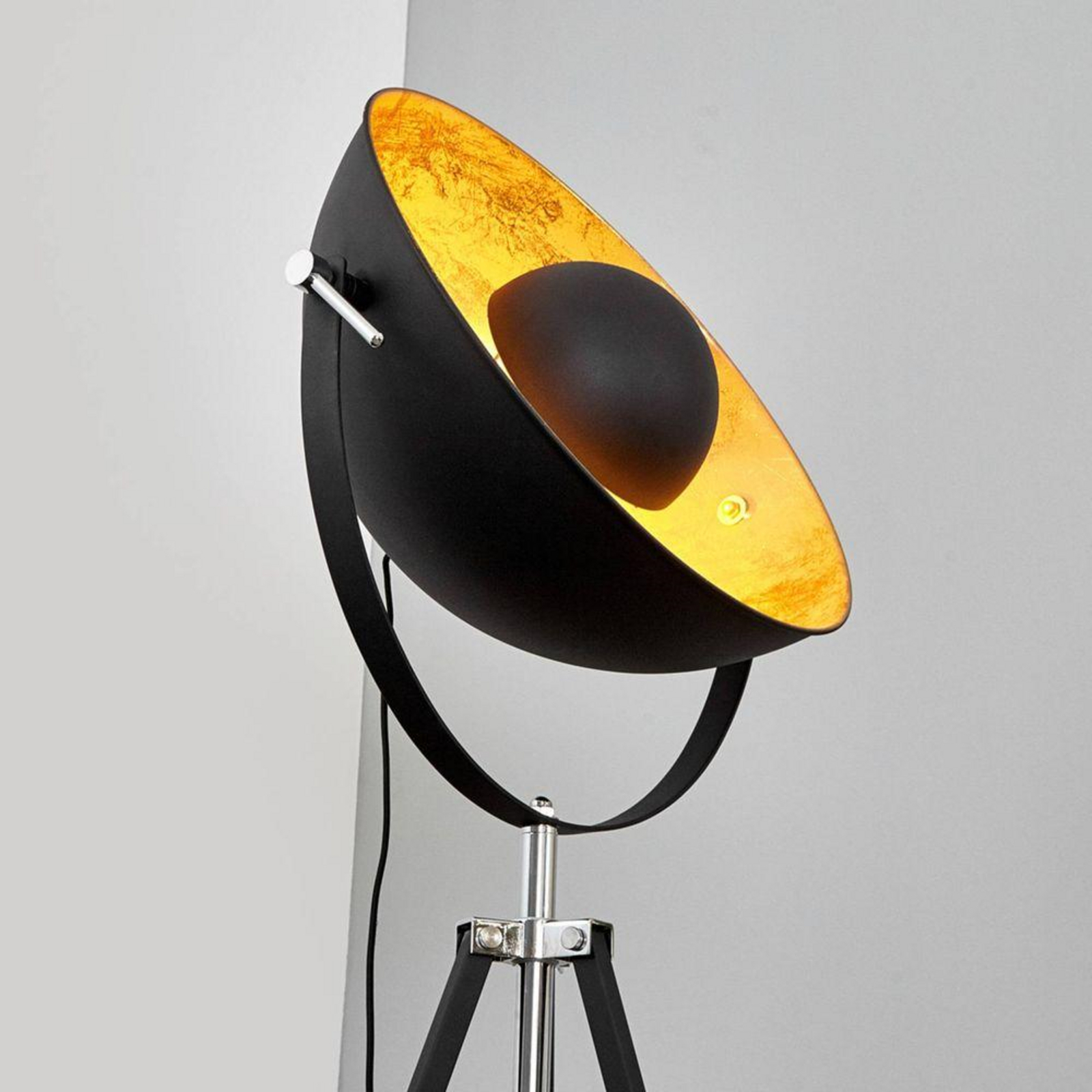 Minerva Floor Lamp Black/Gold - Lindby