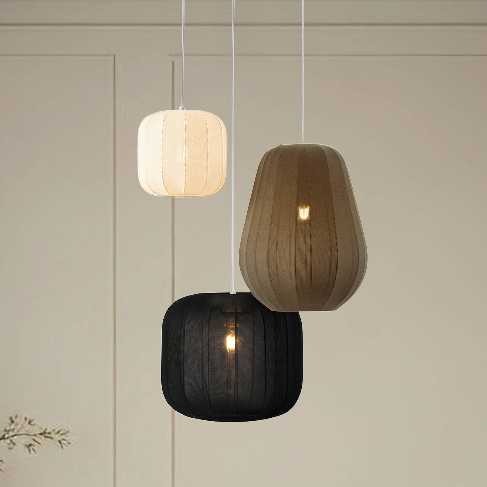 Lindby Hängelampe Helin, schwarz/weiß/grau, Ø 60 cm, 3-flg. günstig online kaufen