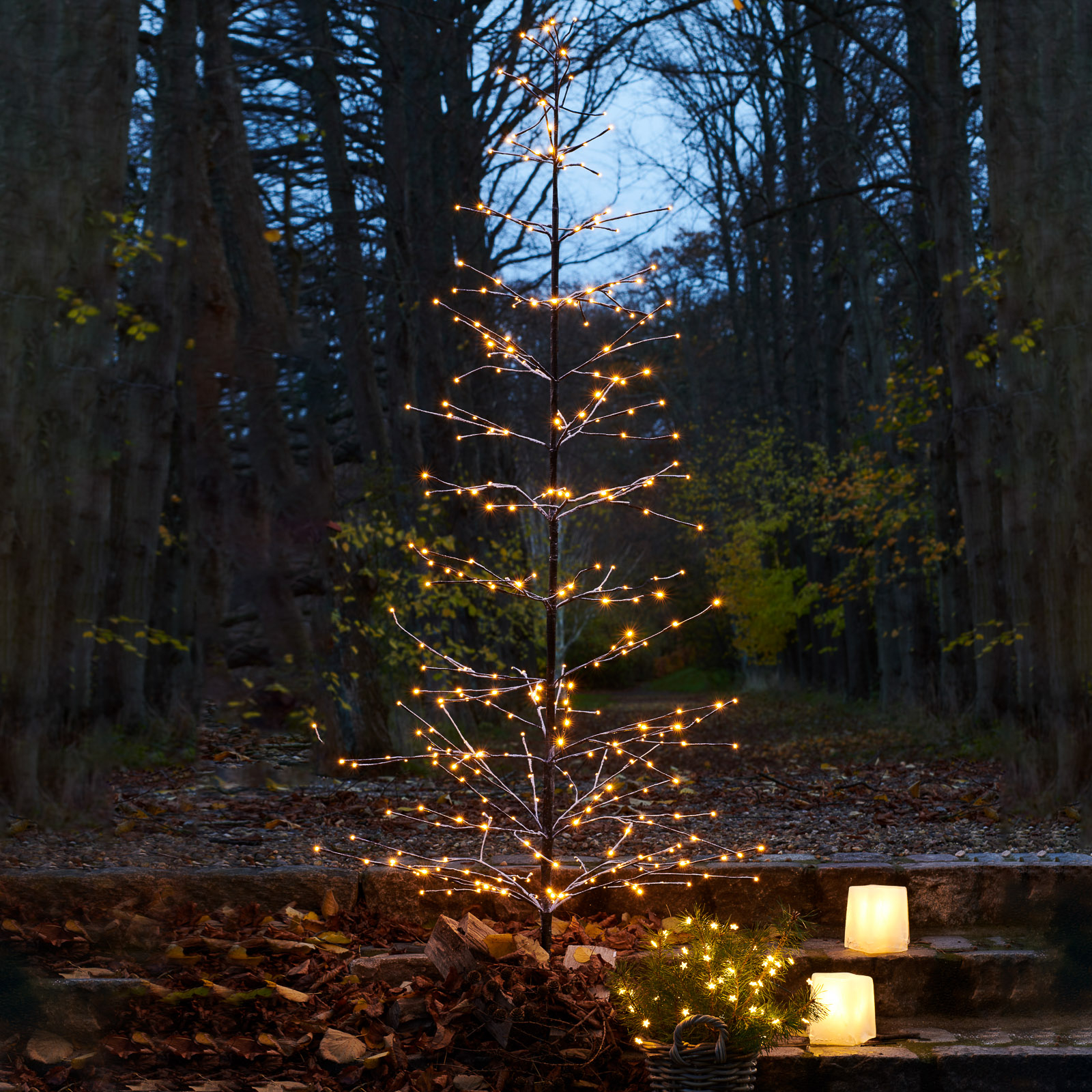 LED stromček Isaac výška 210 cm hnedý, biely zasnežený