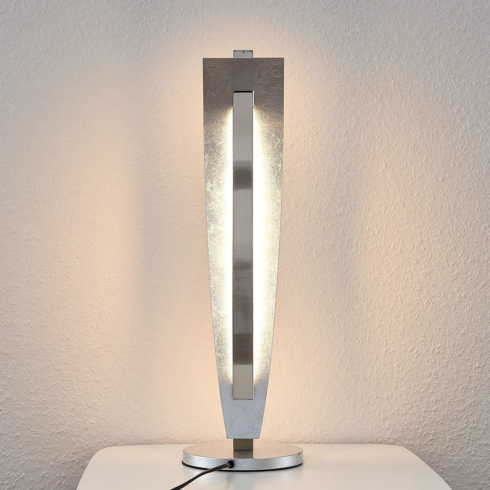 LED-bordlampe Marija i fornemt sølvlook