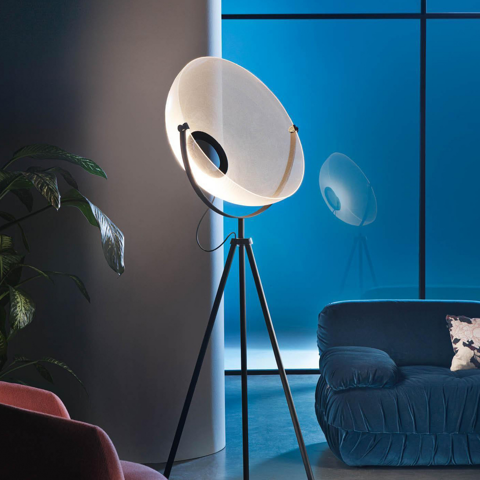 Stilnovo LED-lattiavalaisin Demi Moon, musta, korkeus 196 cm
