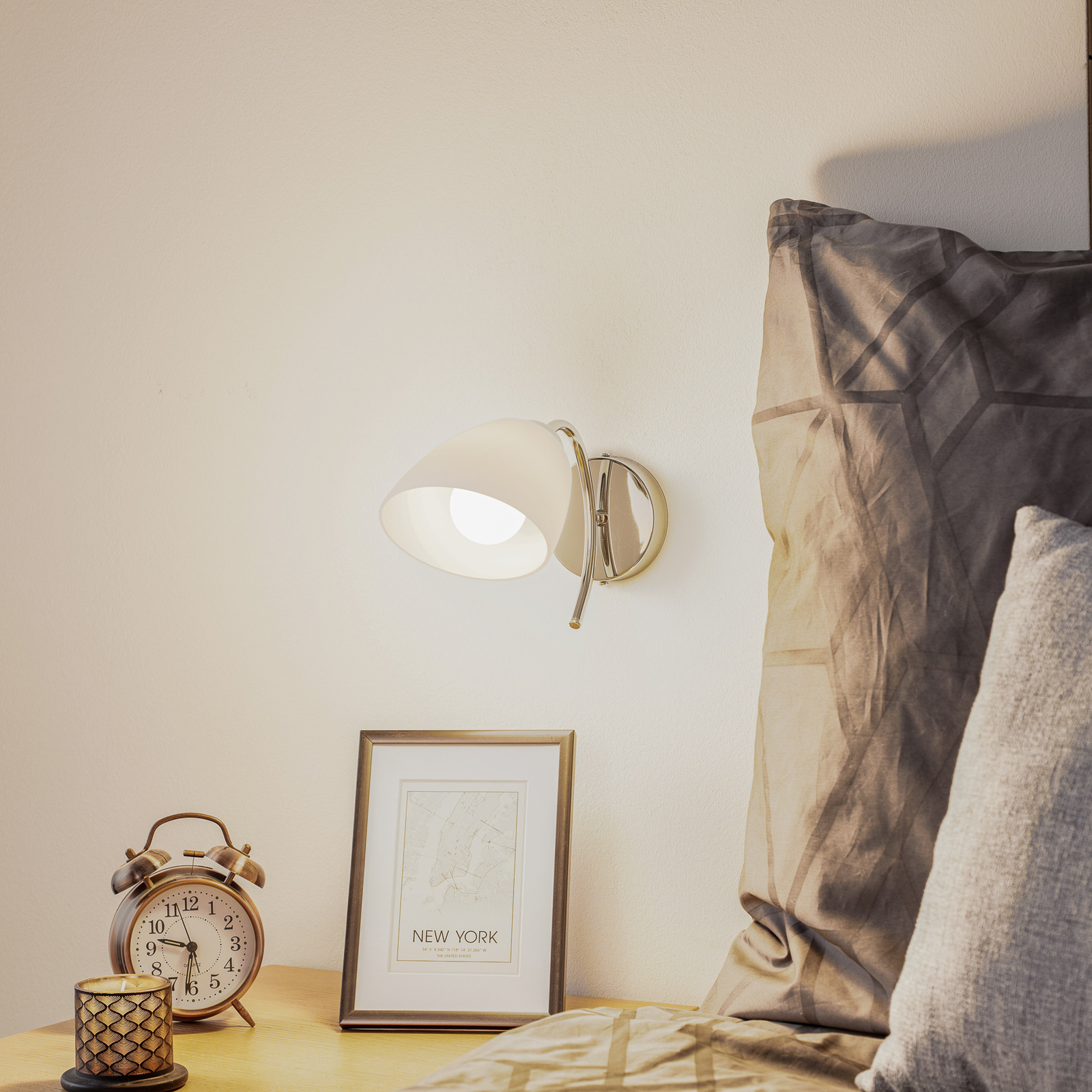 Varietta wall lamp, glass lampshade, chrome