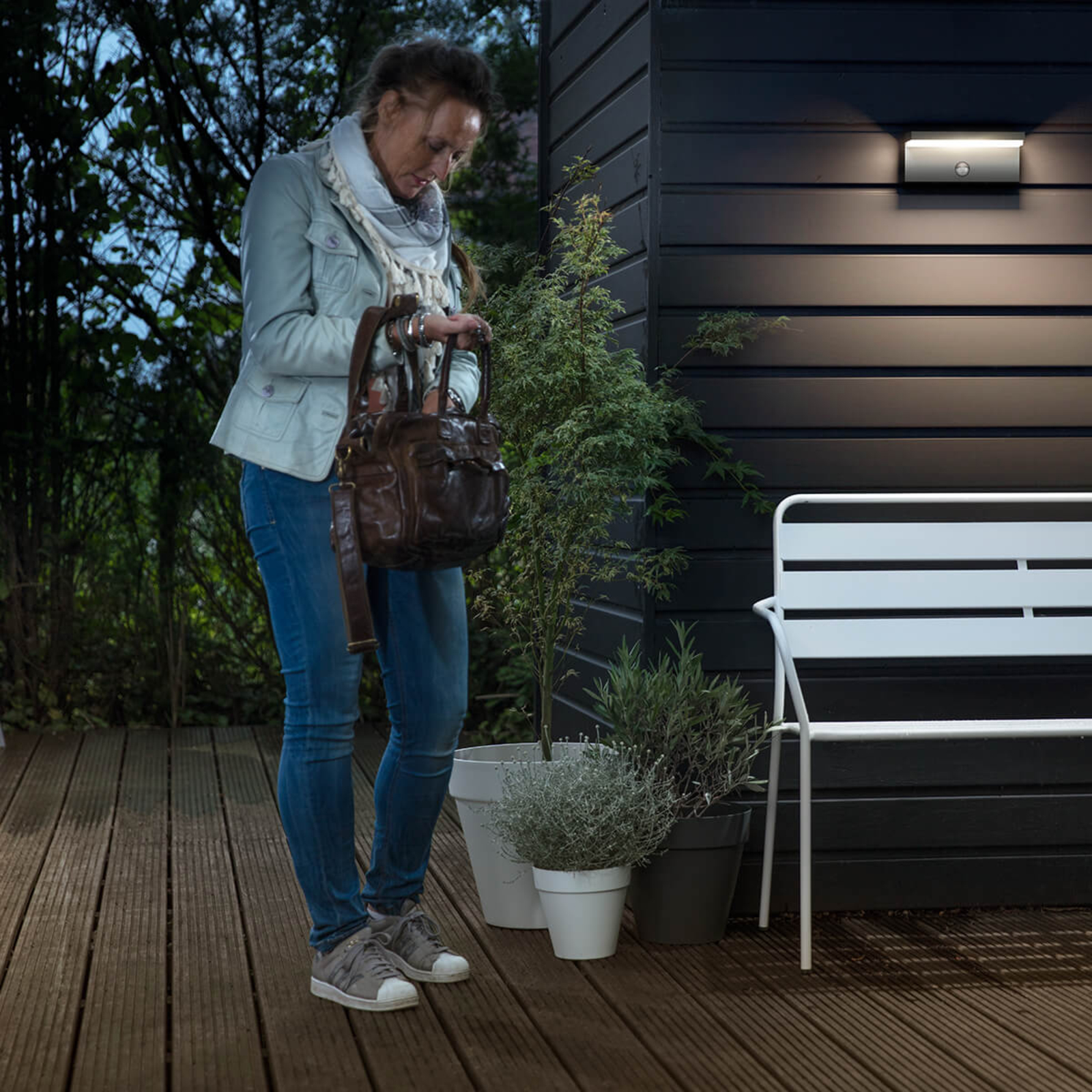 Philips Bustan LED outdoor wall lamp sensor 2,700K