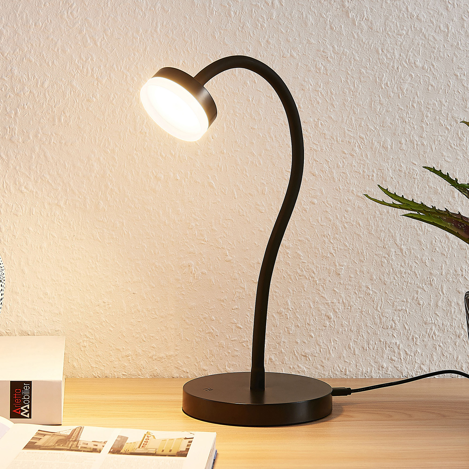 Lindby Dariel LED table lamp, black, for Workroom / Office, plastic, iron, 3.2 W, energy efficiency: A+, W: 12.5 cm, H: 42 cm