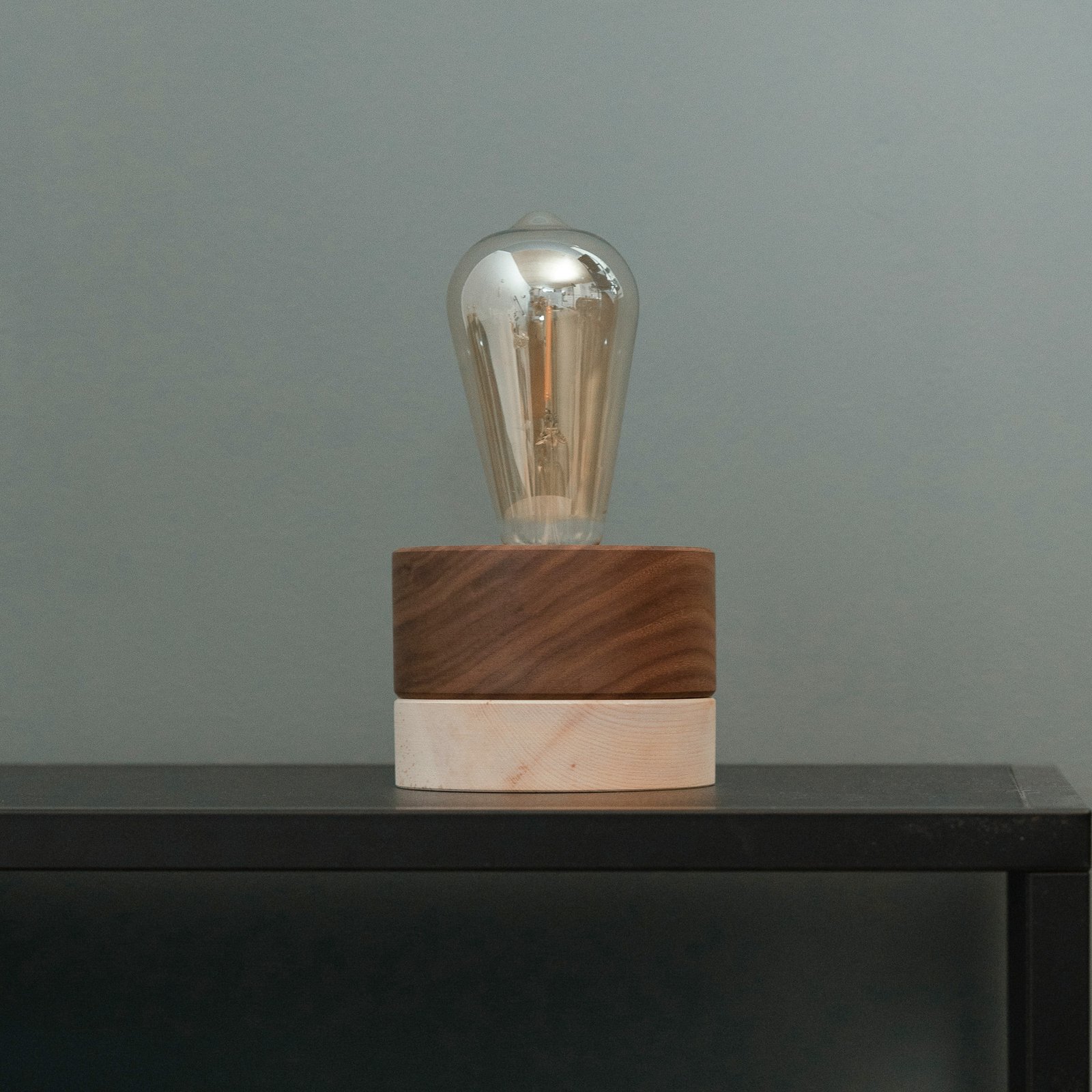 ALMUT 0239 table lamp, vegan, walnut