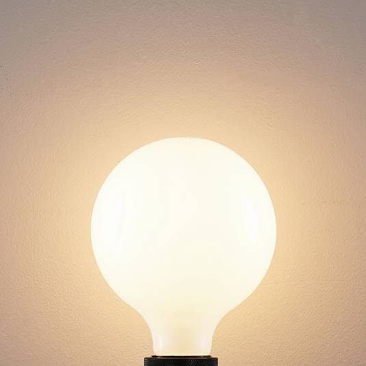 LED-pære E27 8 W G125 2 700 K globe, dimbar, opal