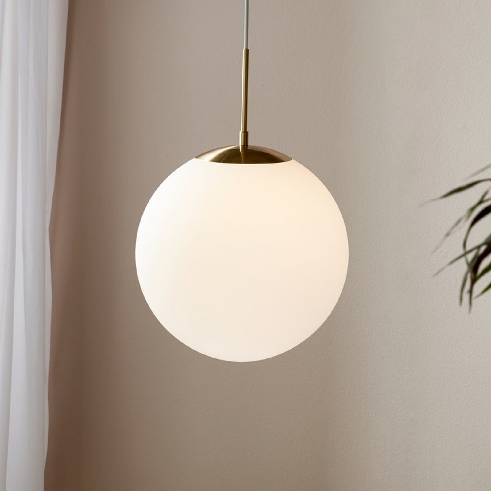 Grant pendant light in brass with glass globe Ø 35cm