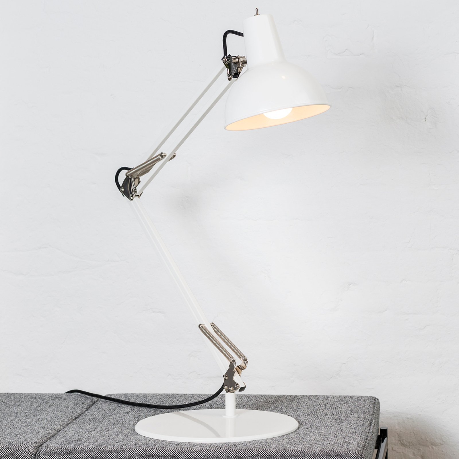 midgard Federzug lámpara de mesa con base blanco