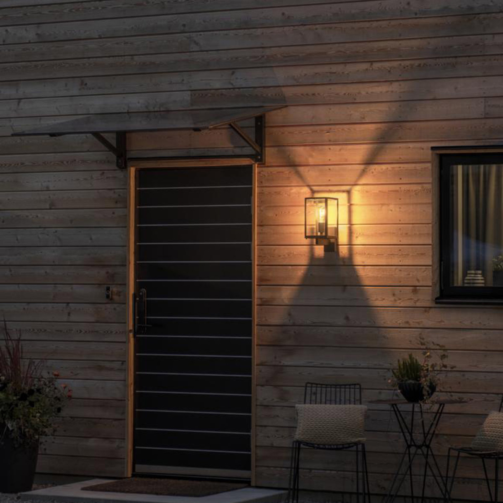 Carpi outdoor wall light, black, width 16.5 cm