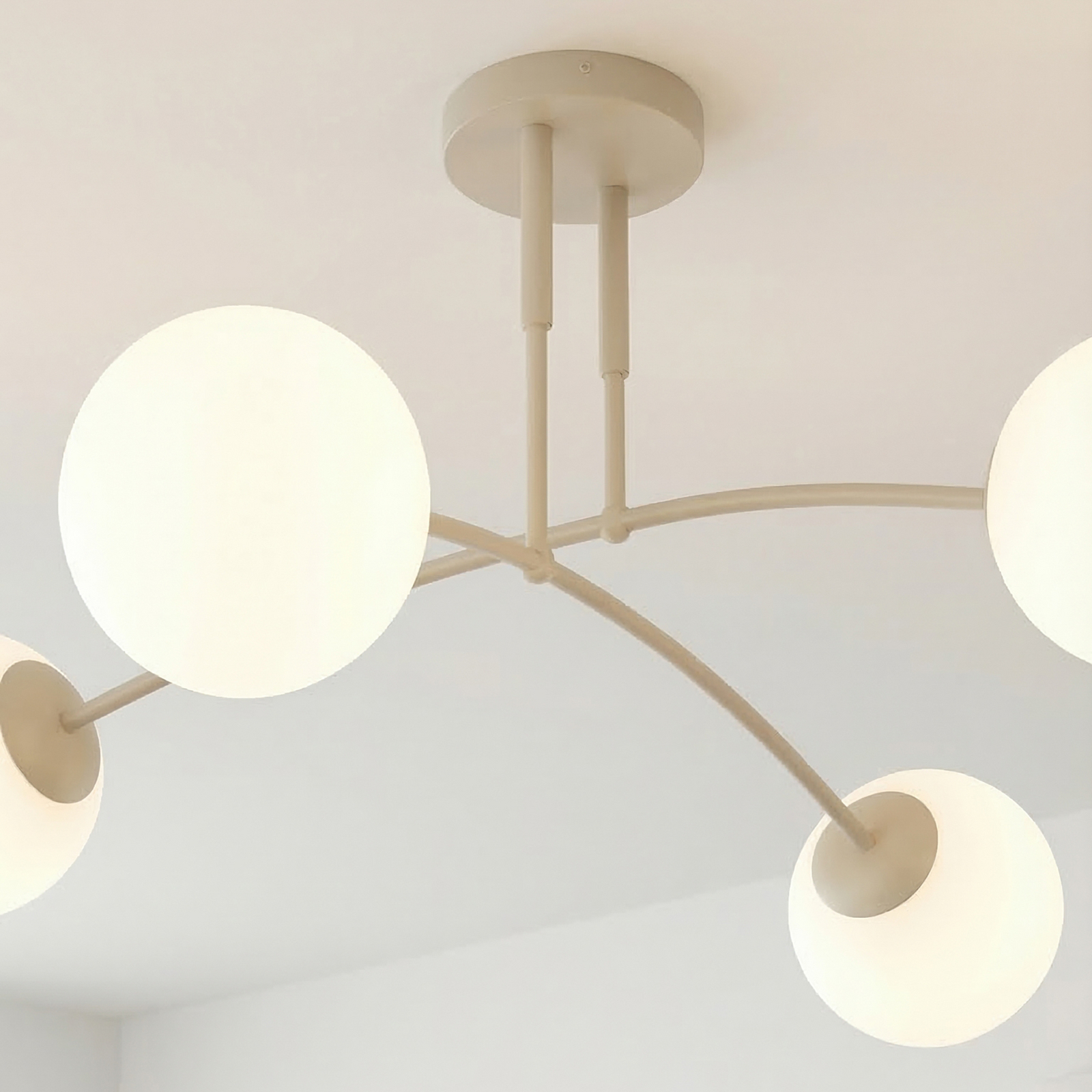 Pregos ceiling light, beige, Ø 60 cm, 4-bulb, metal/glass Pregos ceiling light, beige, Ø 60 cm, 4-bulb, metal/glass