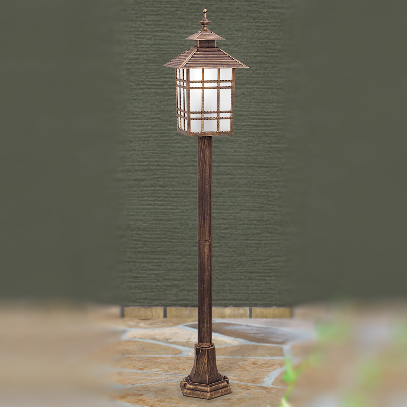 Traditionele padlamp ILKA in lantaarnvorm