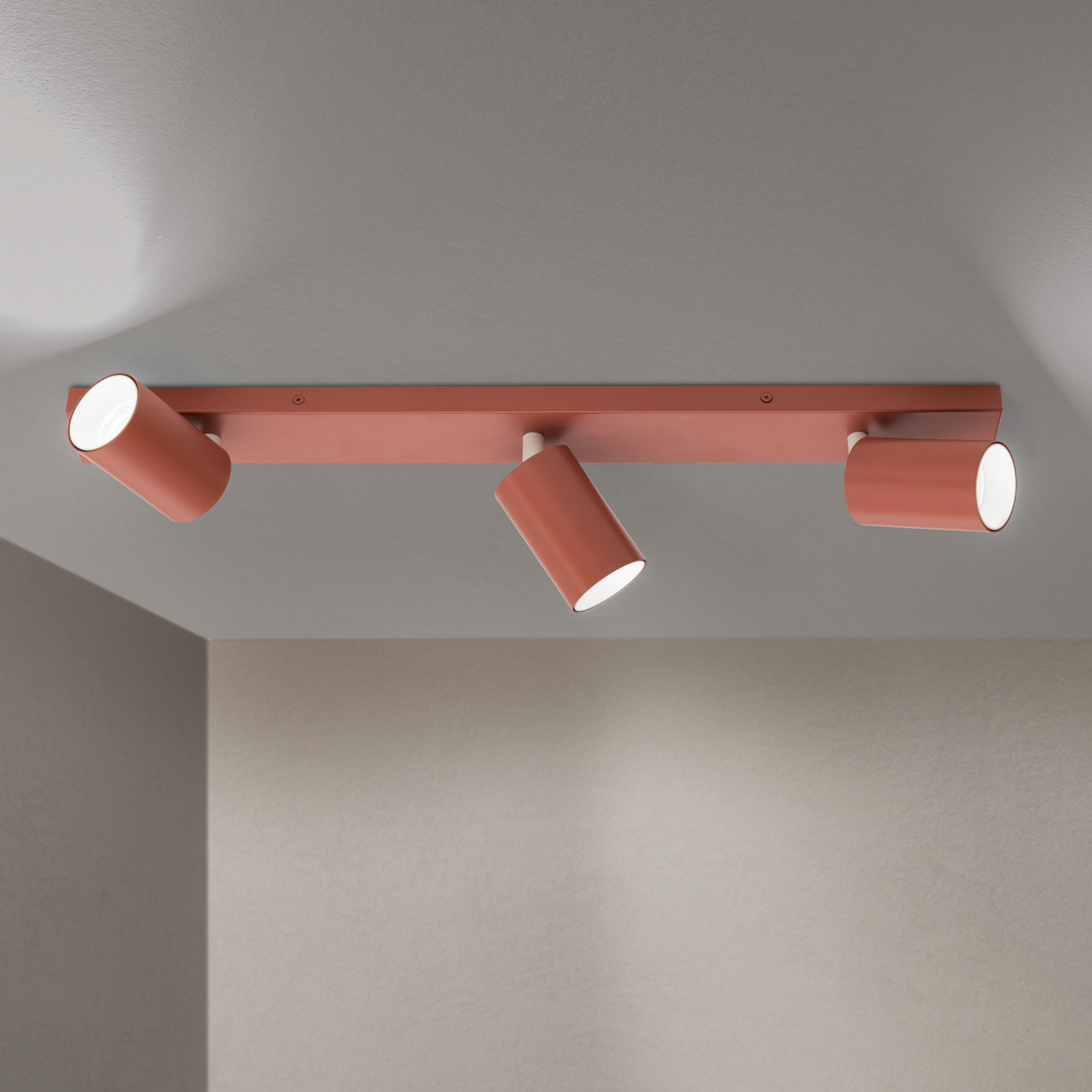 Spot pour plafond Penn, rouge corail, longueur 60 cm, acier/aluminium