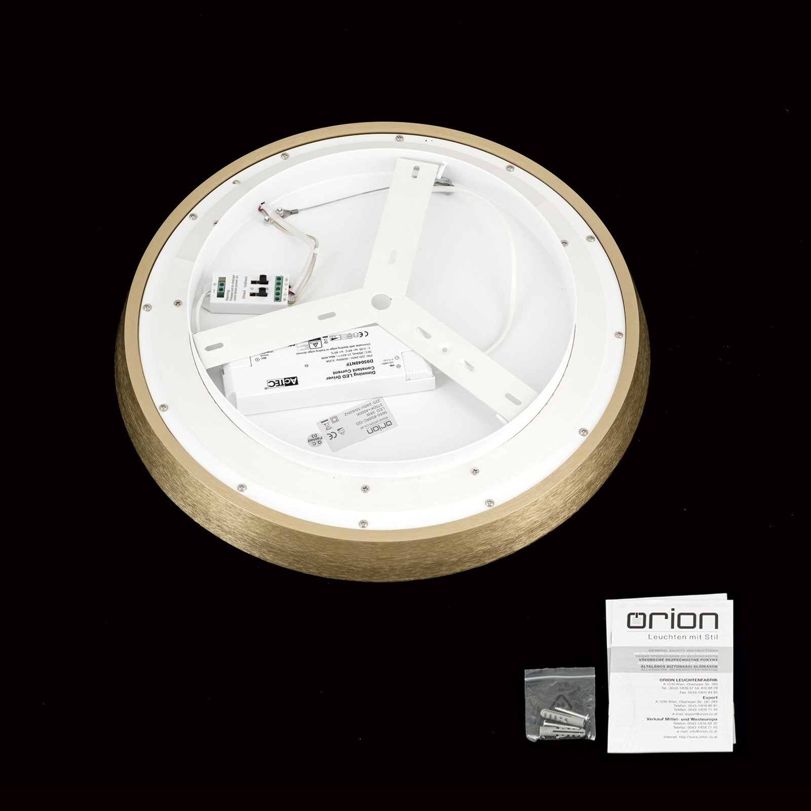 LED ceiling lamp Manta, Ø 45 cm, gold-coloured, aluminium, up/down