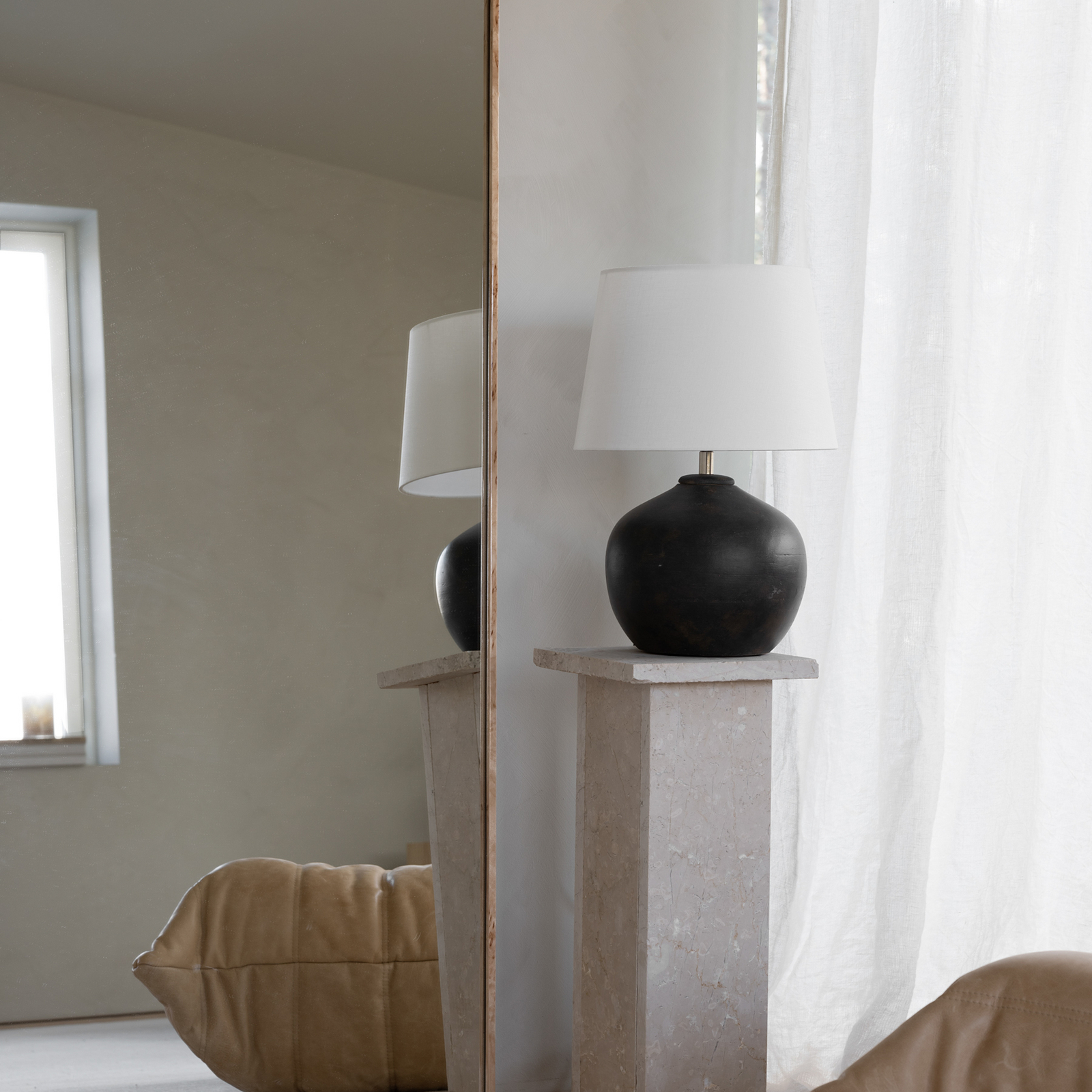 Lámpara de mesa Mona Black, negra, altura 28 cm, casquillo E27 - Watt & Veke