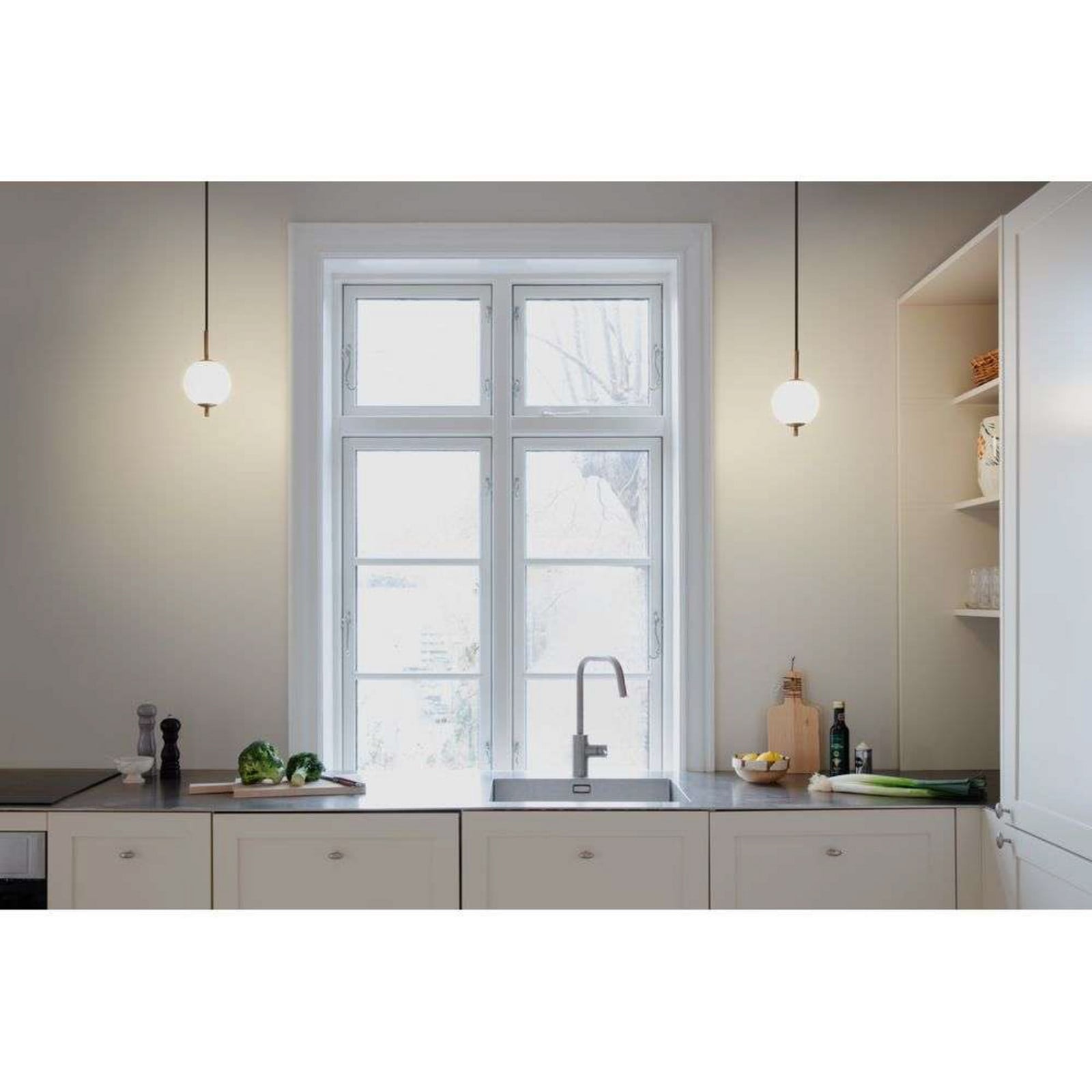 Audrey 1 Pendel Plated Brass/White Opal UMAGE - Stue - Glas billede