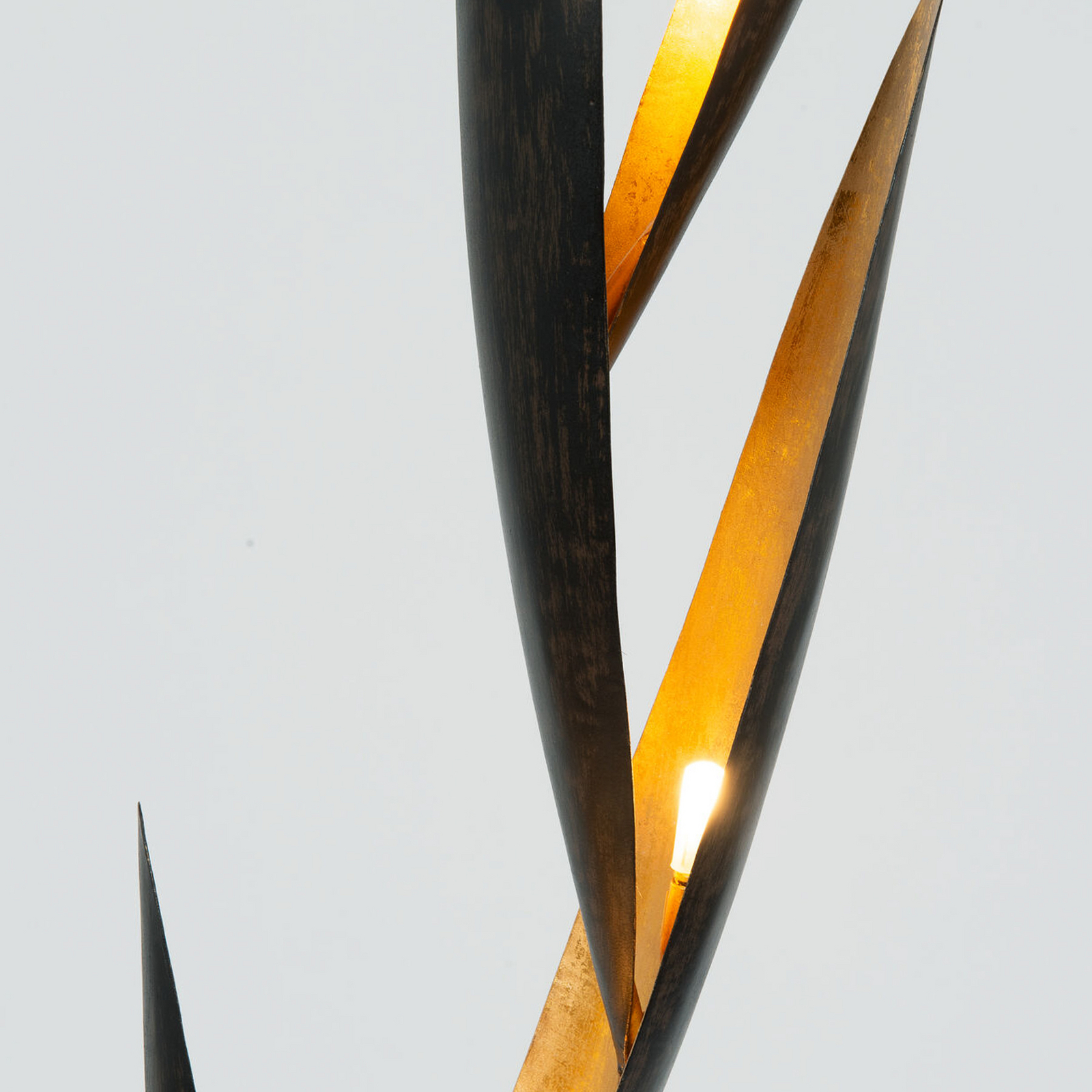 FORTUMA-maavalaisin, musta/kultainen, korkeus 160 cm, metalli, 6 x G4