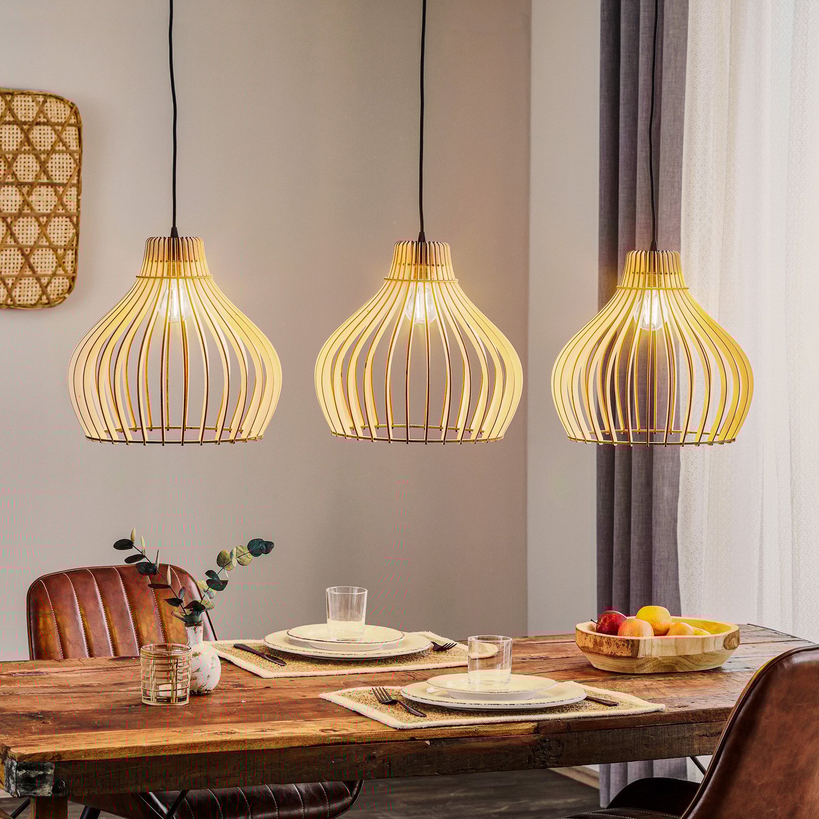 TEMAR LIGHTING Lampă suspendată Barrel cu abajururi din lemn 3 becuri lungă - Camera de zi / sufragerie - Casă de țară / Rustic - lemn deschis negru