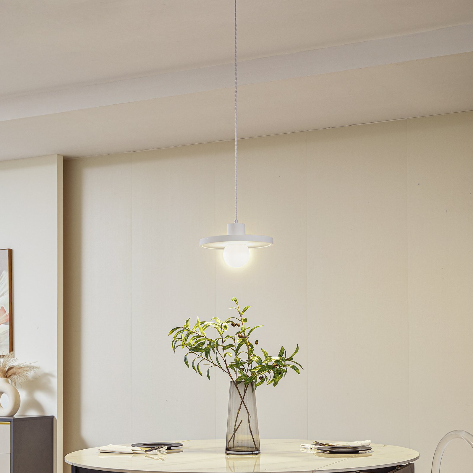 Lindby pendant light Nielson, Ø28 cm, white, plaster