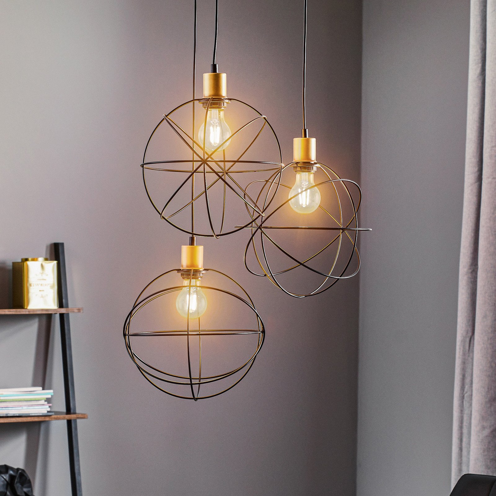 Luminex Lampă de suspendare Gerid cu trei lumini rotunde negru/alamă - Camera de zi / sufragerie - modern - negru alamă - Metal