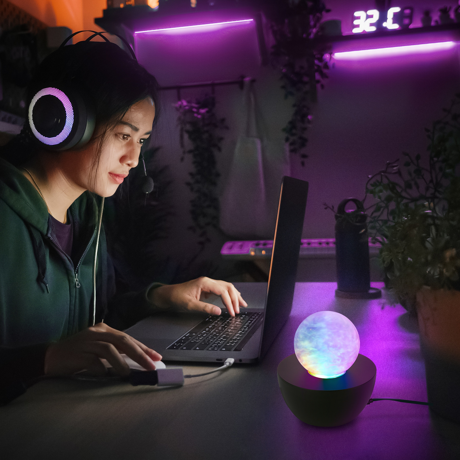 Lampa stołowa LED Fog, czarna/przezroczysta, skokowa zmiana barw RGB, Ø 12 cm Lampa stołowa LED Fog, czarna/przezroczysta, skokowa zmiana barw RGB, Ø 12 cm