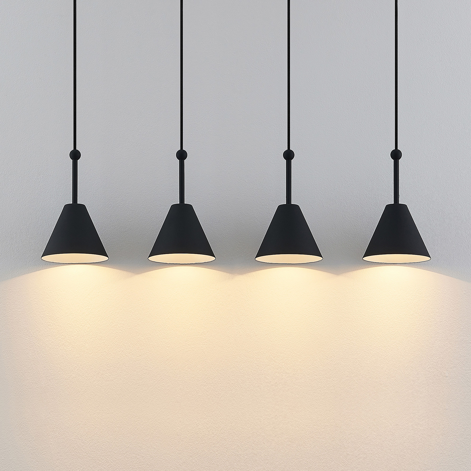 Lucande Phina hanglamp in zwart, 4-lamps