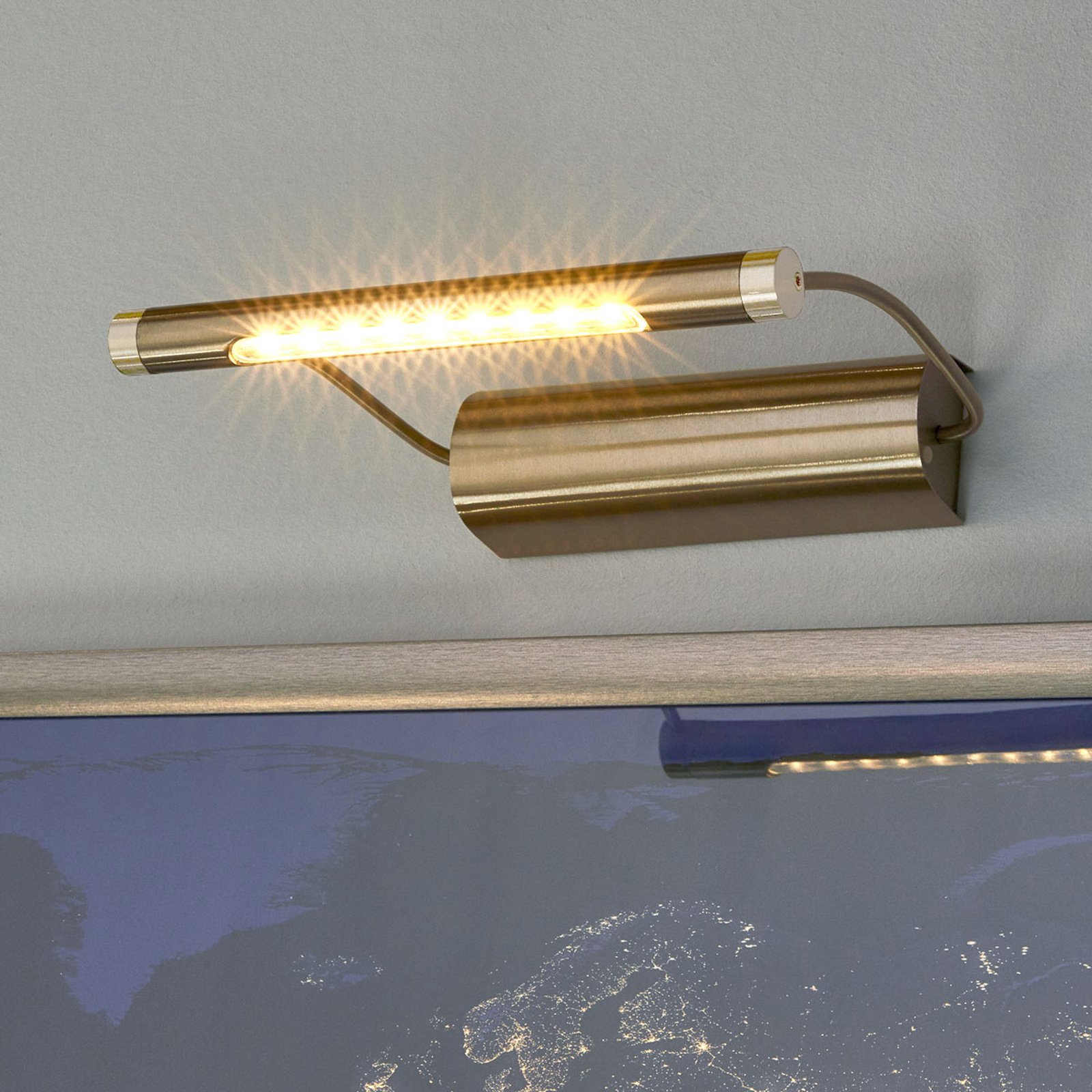 Tommy LED picture light, brass-coloured, battery-operated