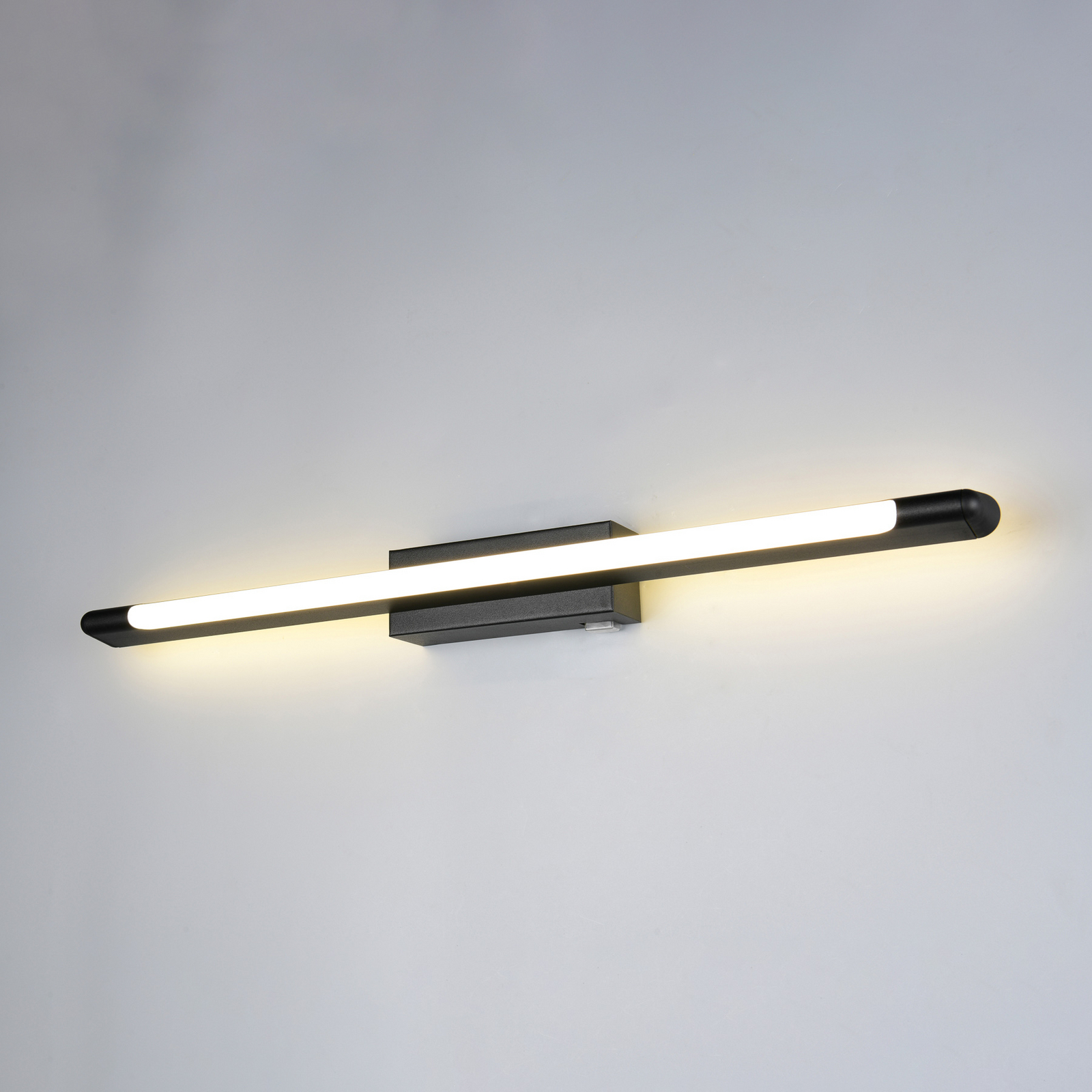 LED sienas lampa „Alberto“, melna, platums 71 cm, IP44 LED sienas lampa „Alberto“, melna, platums 71 cm, IP44