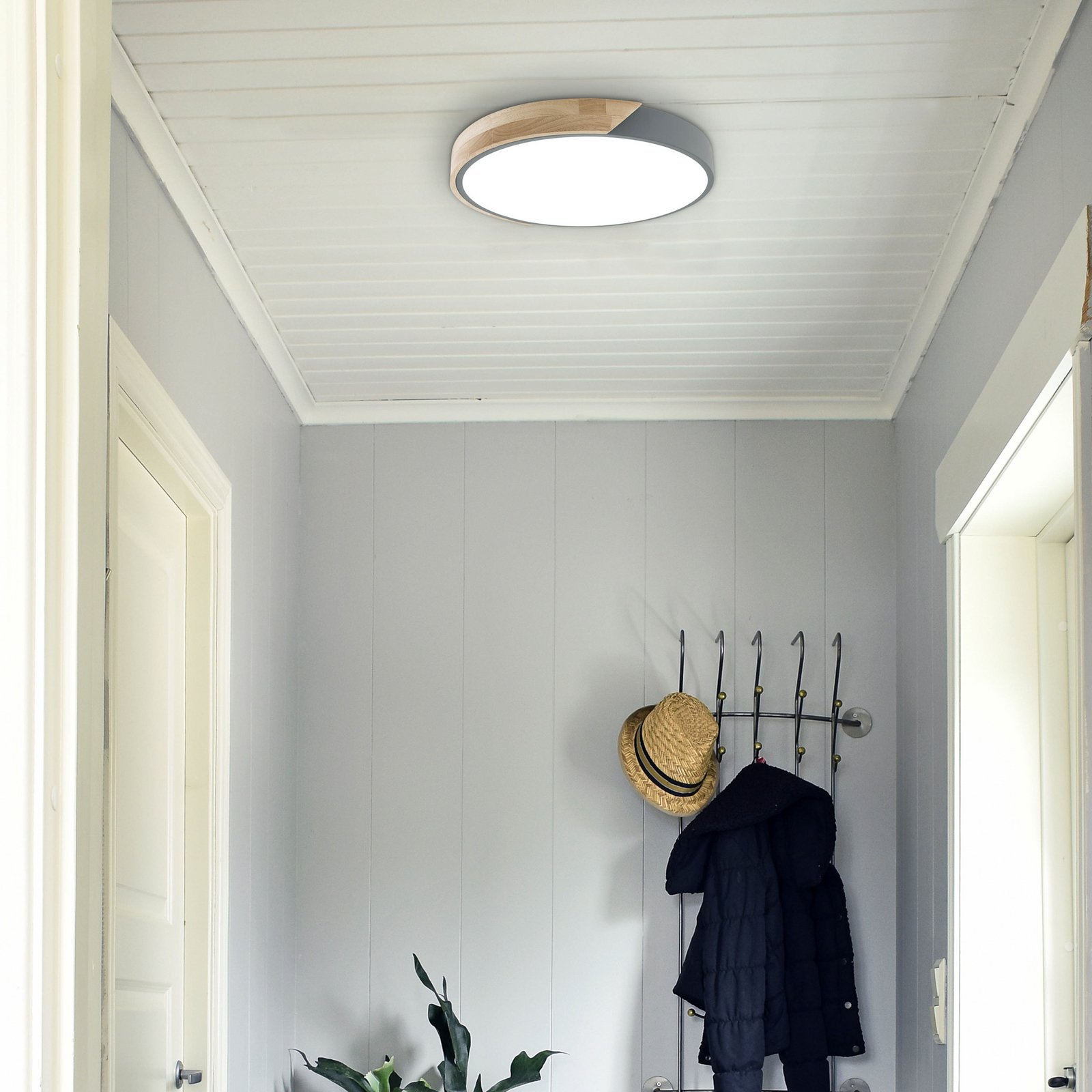 LED stropna svetilka Borneo, hrast, kovina, CCT, daljinski upravljalnik LED stropna svetilka Borneo, hrast, kovina, CCT, daljinski upravljalnik