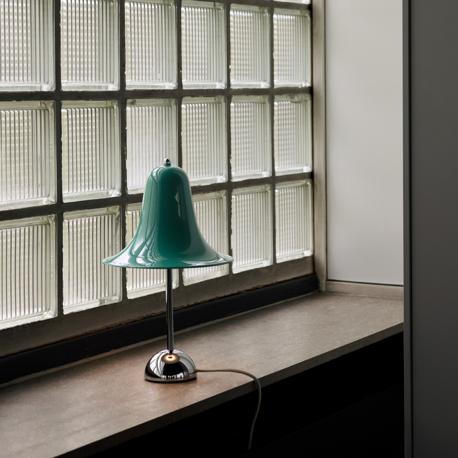Lampa stołowa VERPAN Pantop, ciemnoniebiesko-zielona, wysokość 23 cm