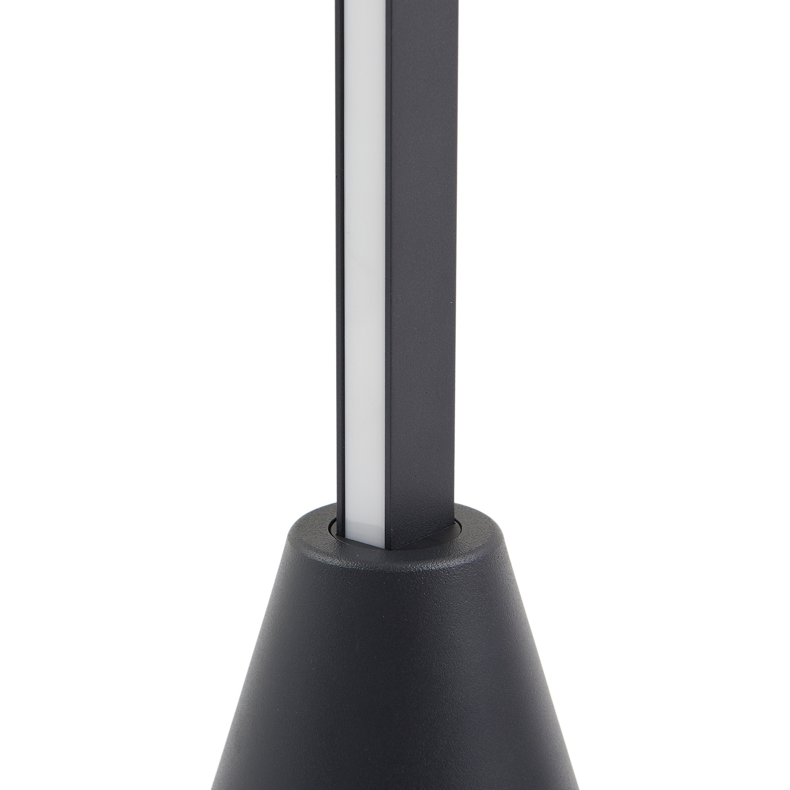 Lucande LED stāvlampa Linija, melna, augstums 110 cm, sensors