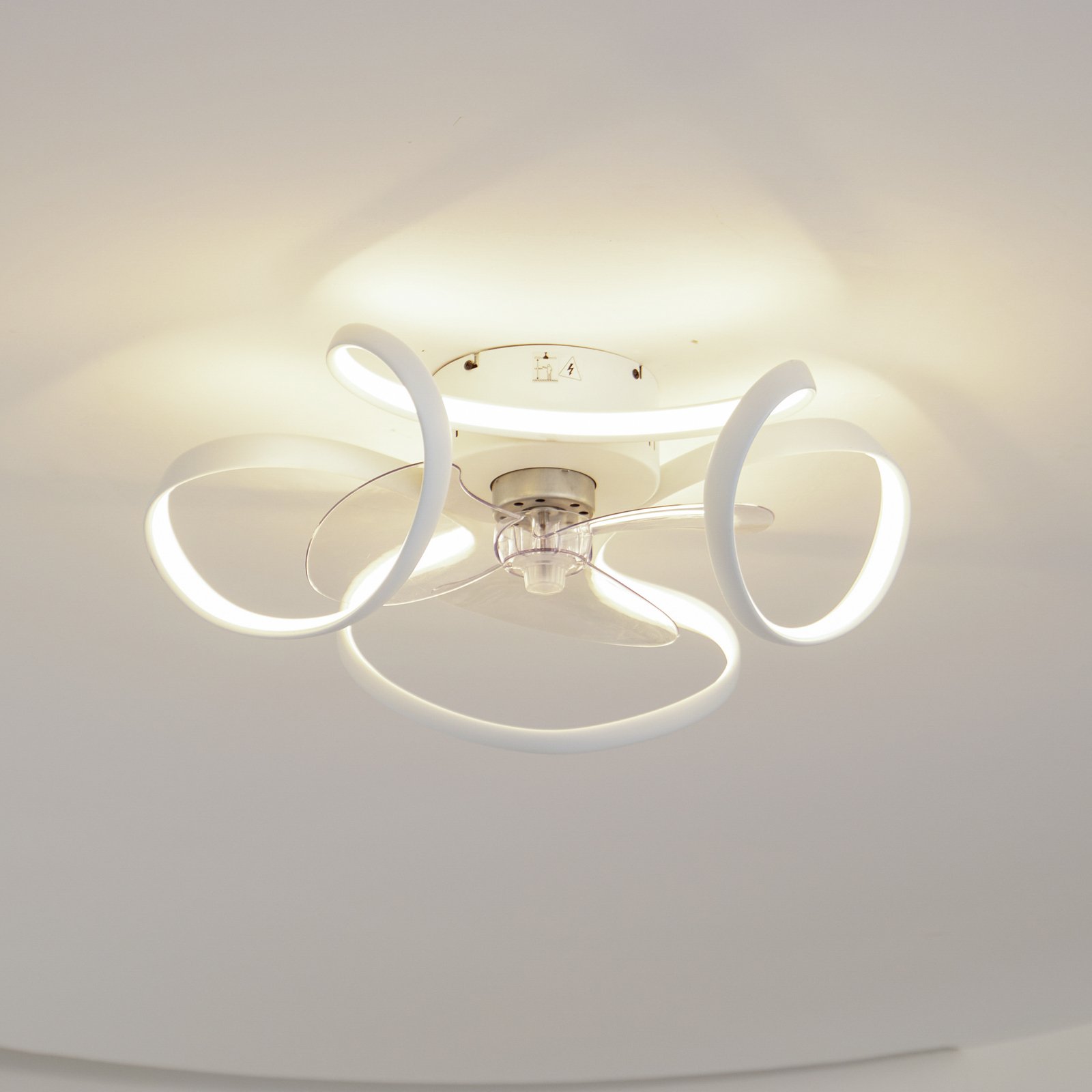 Lindby LED ceiling fan Lomata, white, quiet, Ø 23 cm