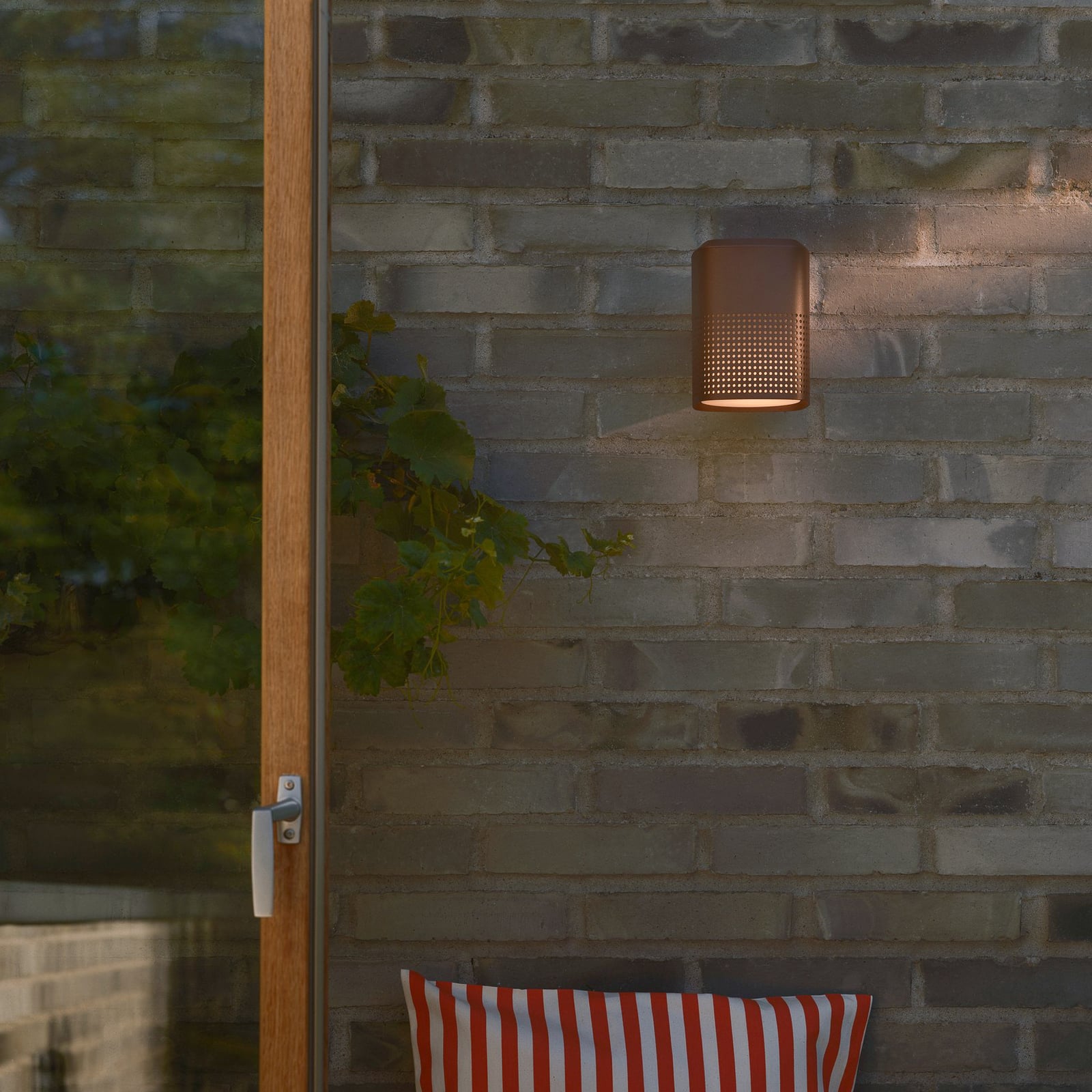 Venkovní nástěnné svítidlo Sidara Seaside, hnědé, IP54, E27