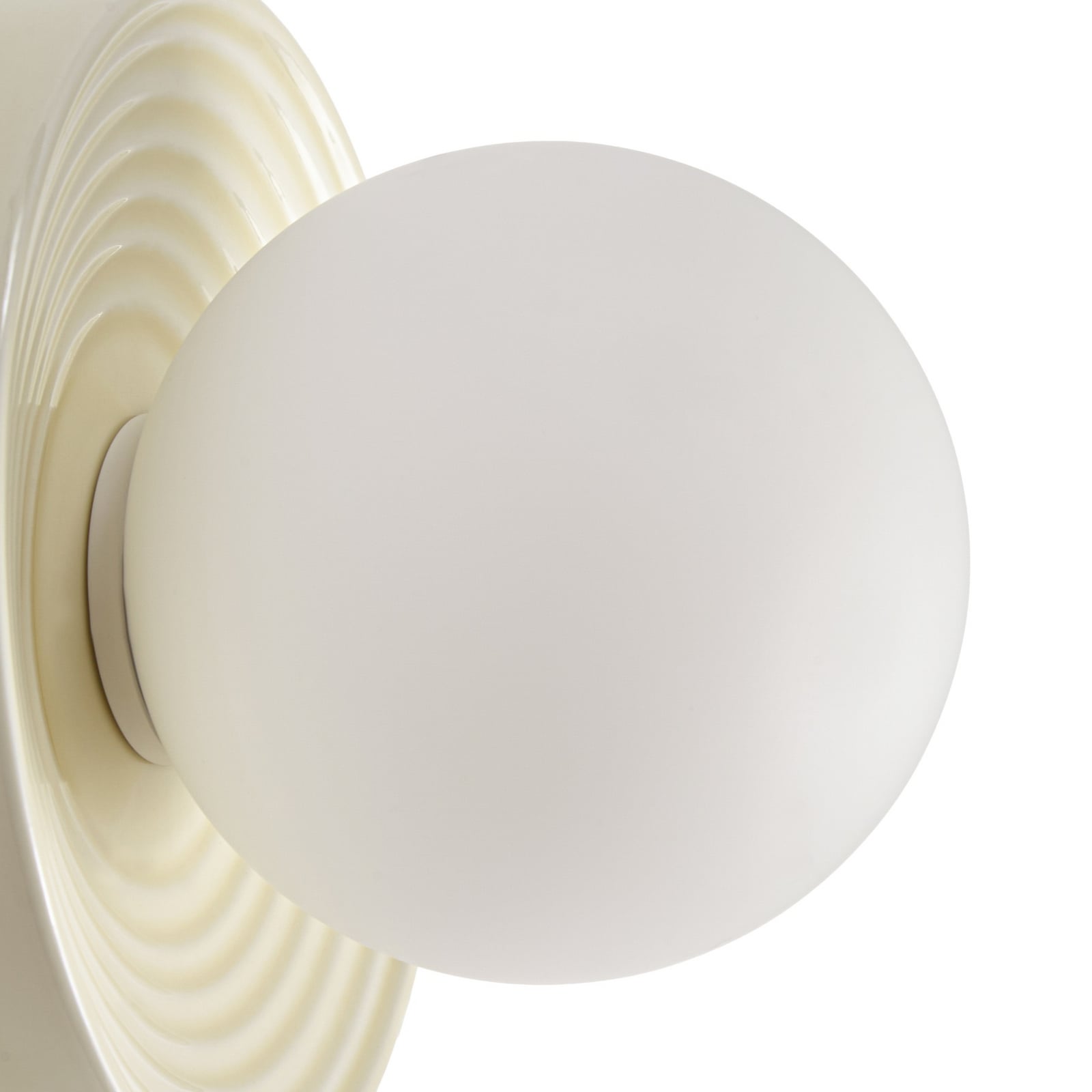 Harriet-seinälamppu, beige/valkoinen, keramiikka, halkaisija 22 cm, G9 - Lindby Harriet-seinälamppu, beige/valkoinen, keramiikka, halkaisija 22 cm, G9 - Lindby