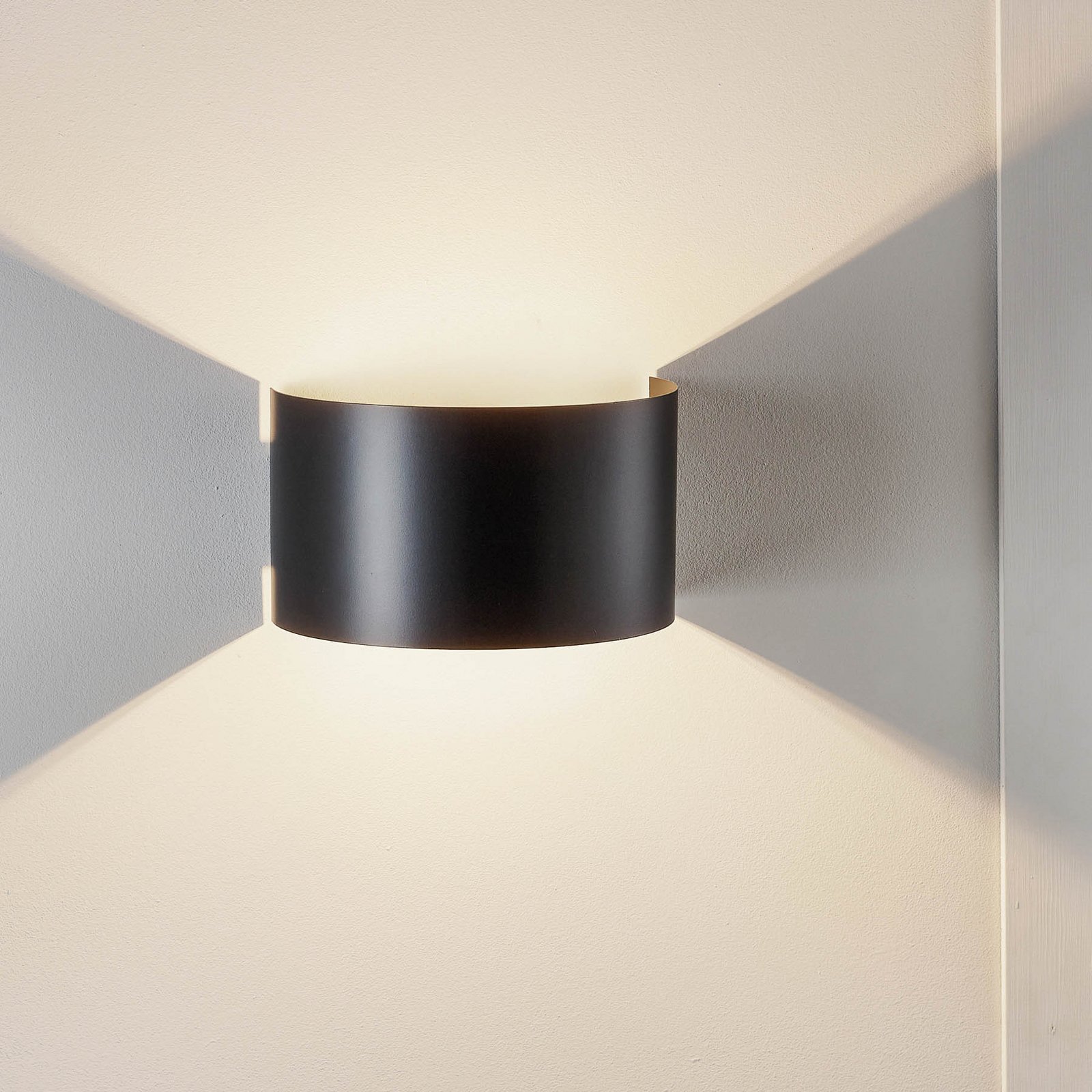 Fold wall lamp, domed lampshade in black