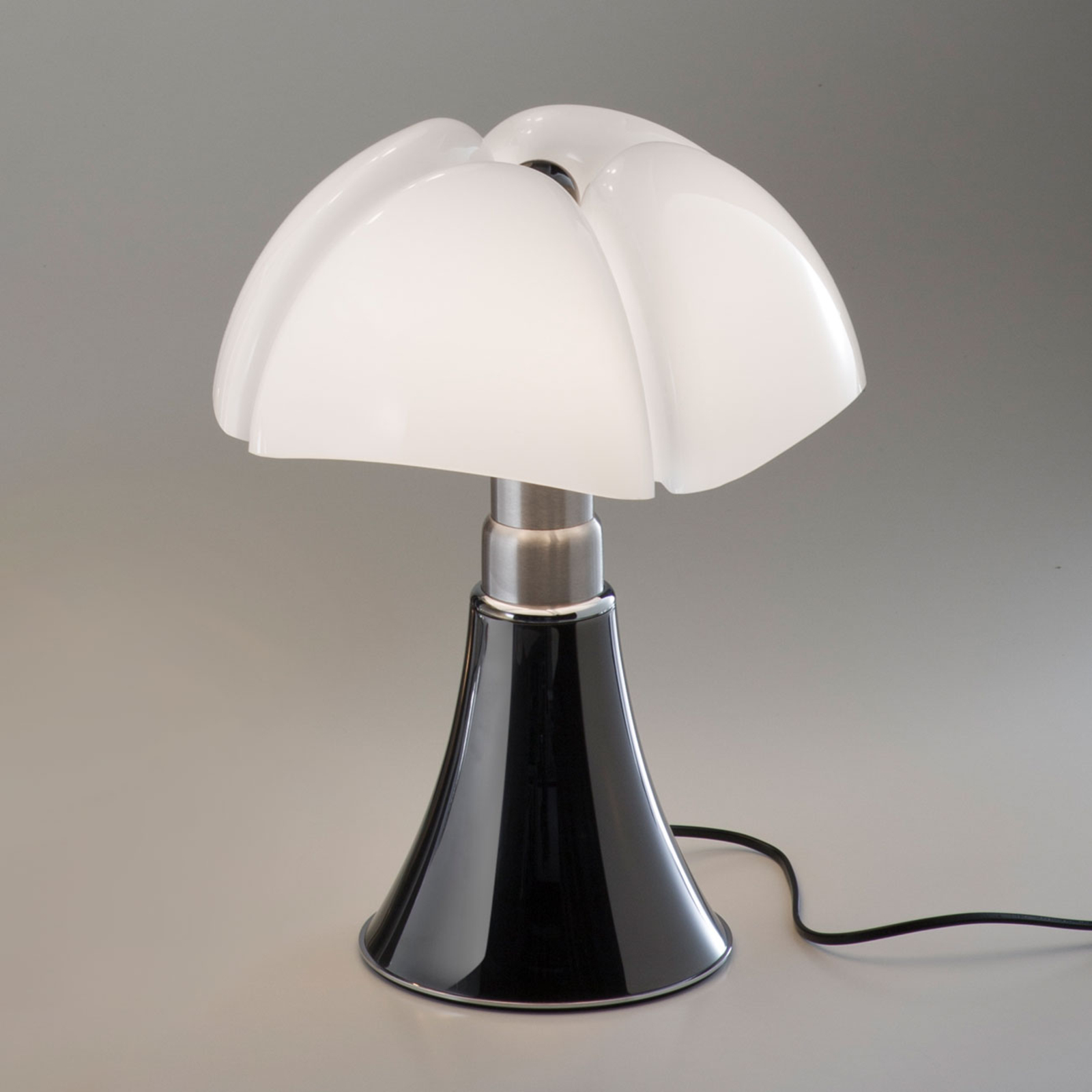 Martinelli Luce Minipistrello stolní lampa titanová