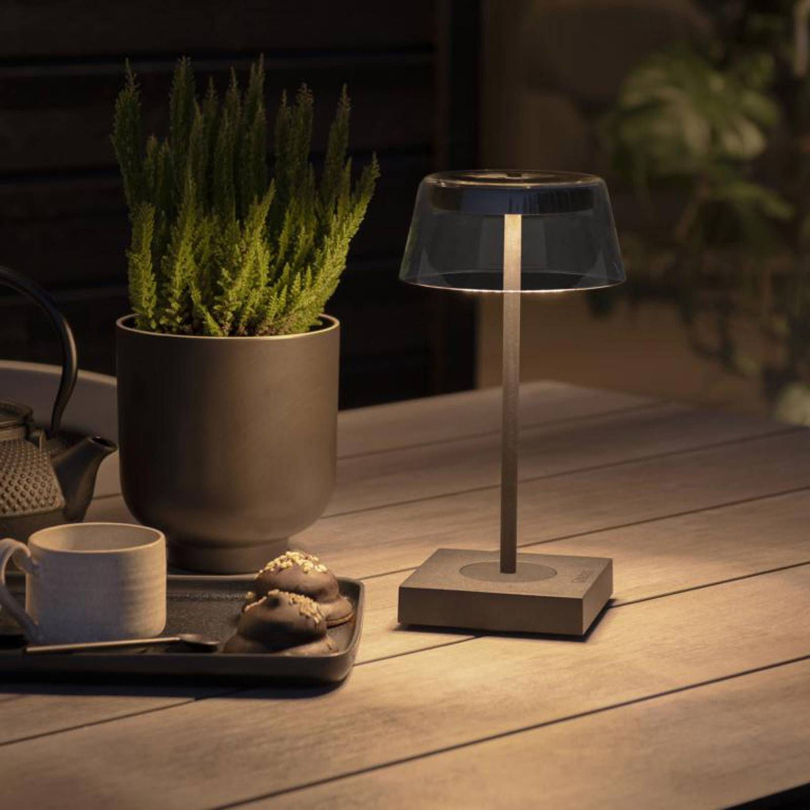 E-shop Stolná LED lampa Scilla s USB, čierna