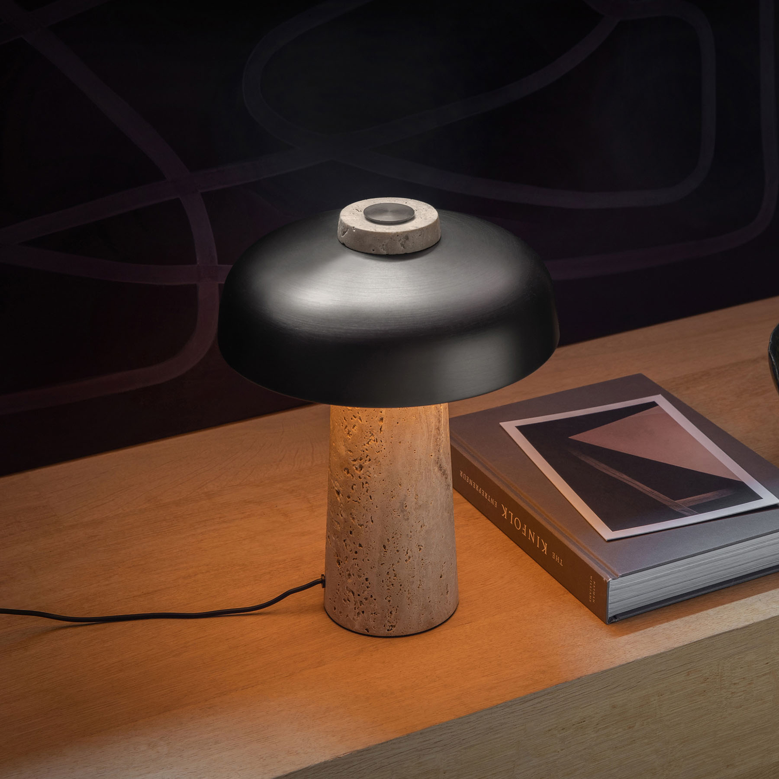 Audo Reverse LED-bordslampa med travertinfot