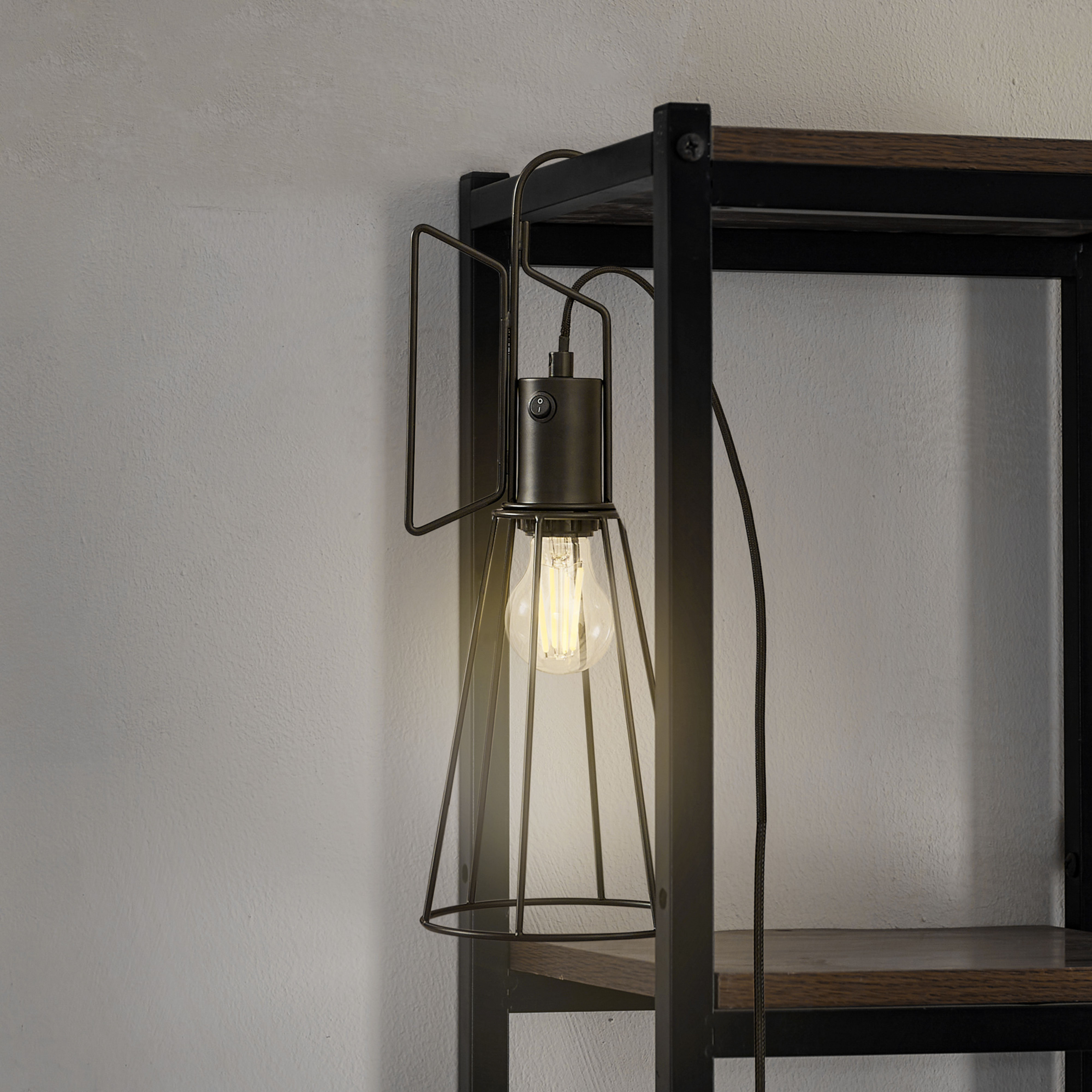 Stolní lampa Lindby Tharion, černá, kov, Ø 15,4 cm