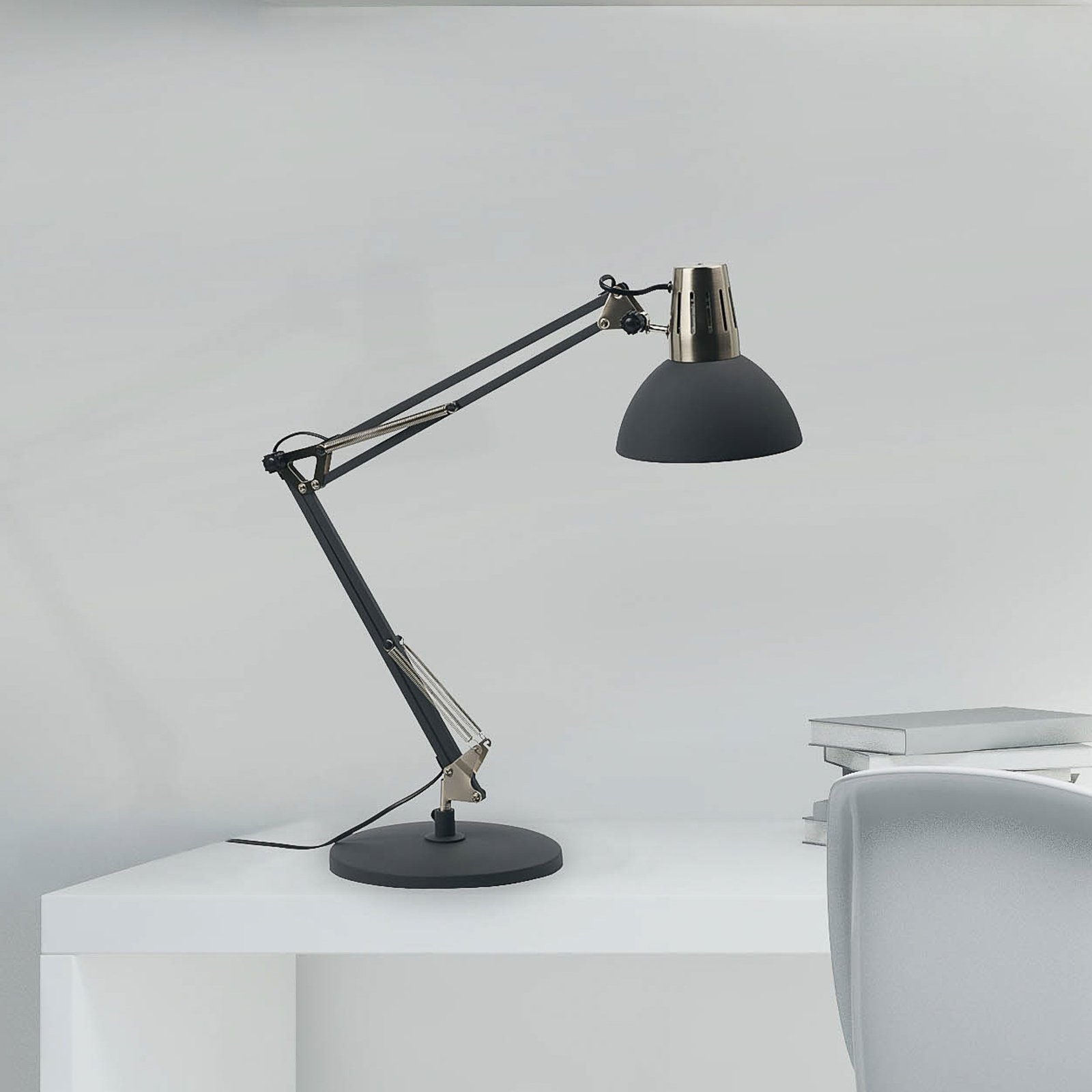 Aluminor Calypsa skrivebordslampe, svart