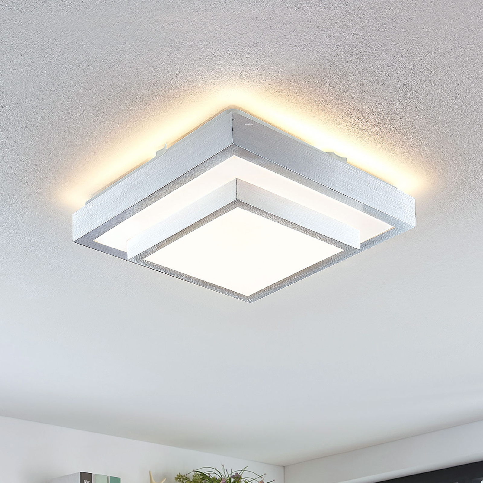 Lindby Mirco LED -kattovalaisin kulmikas, 32 cm