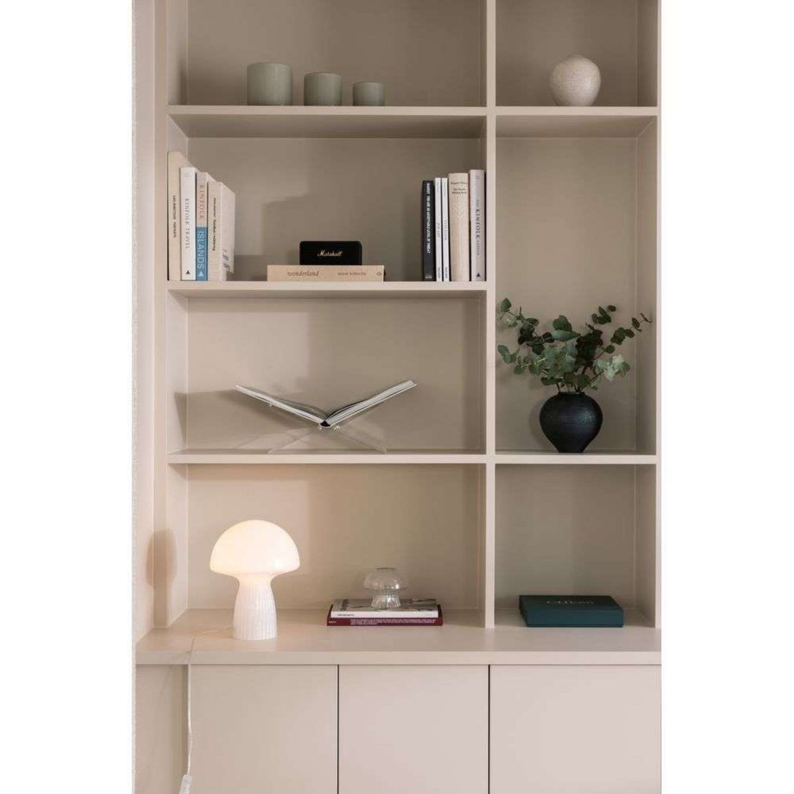 Fungo 22 Galda Lampa Special Edition Balts - Globen Lighting