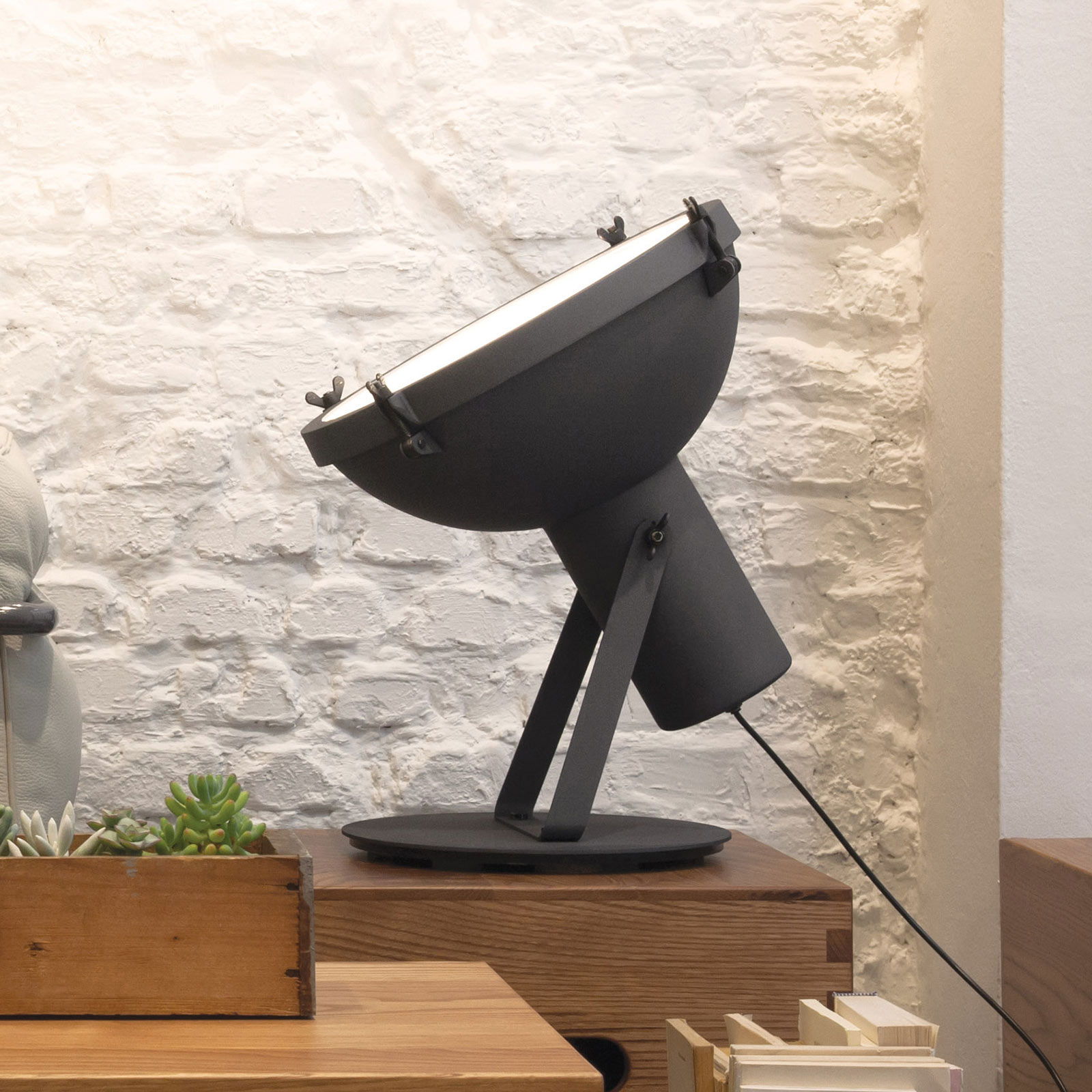 Lampa stołowa NEMO Projecteur 365, granatowa