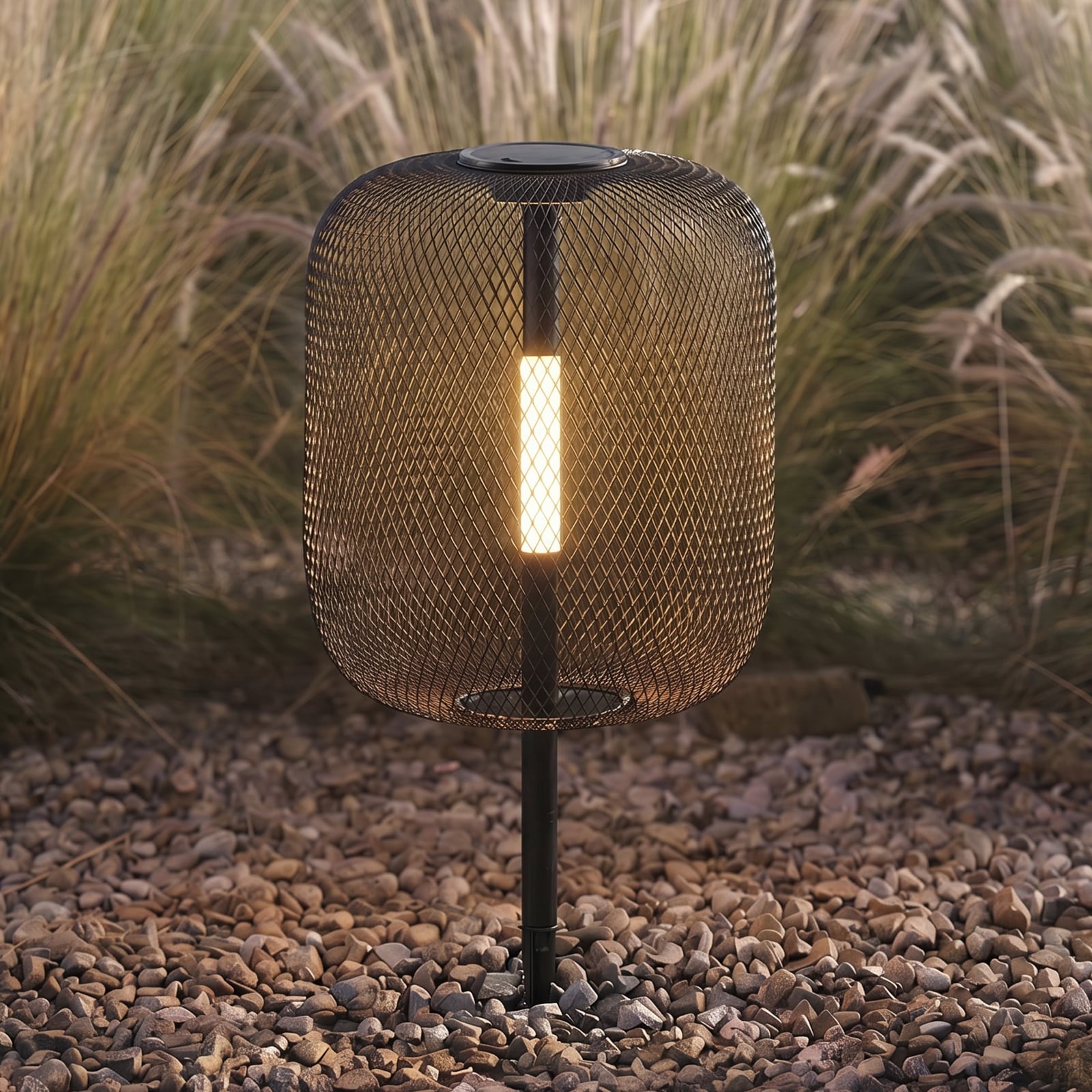 Lucande LED-solcellelampe med jordspyd, Faylen, svart, IP65