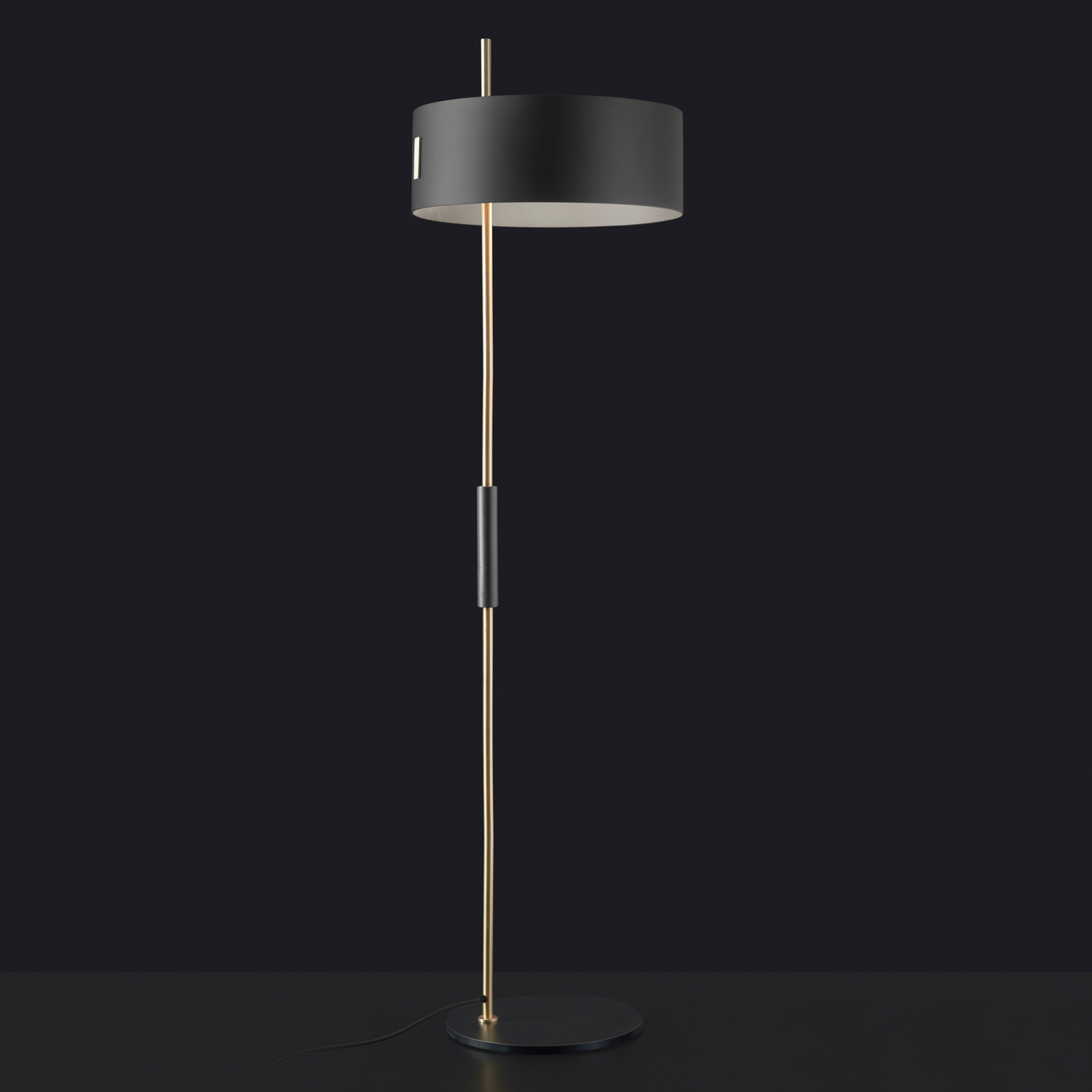 Oluce 1953 floor lamp in black and gold