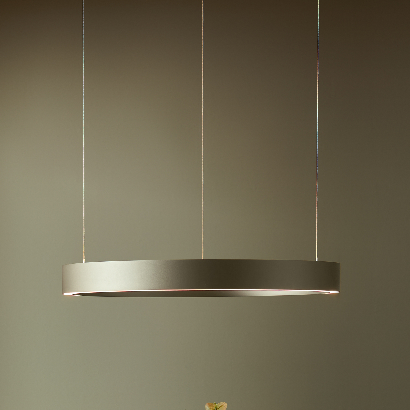 LOOM DESIGN LED závesné svietidlo Velora, krémová, Ø 60 cm, stmievateľné