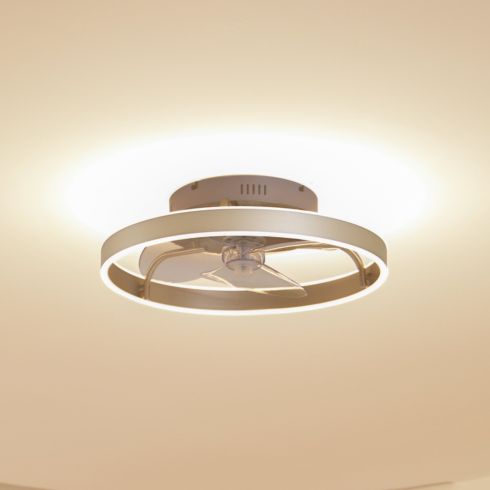 Stropni ventilator Lindby LED Momitu, srebrn, tih, Ø 14 cm